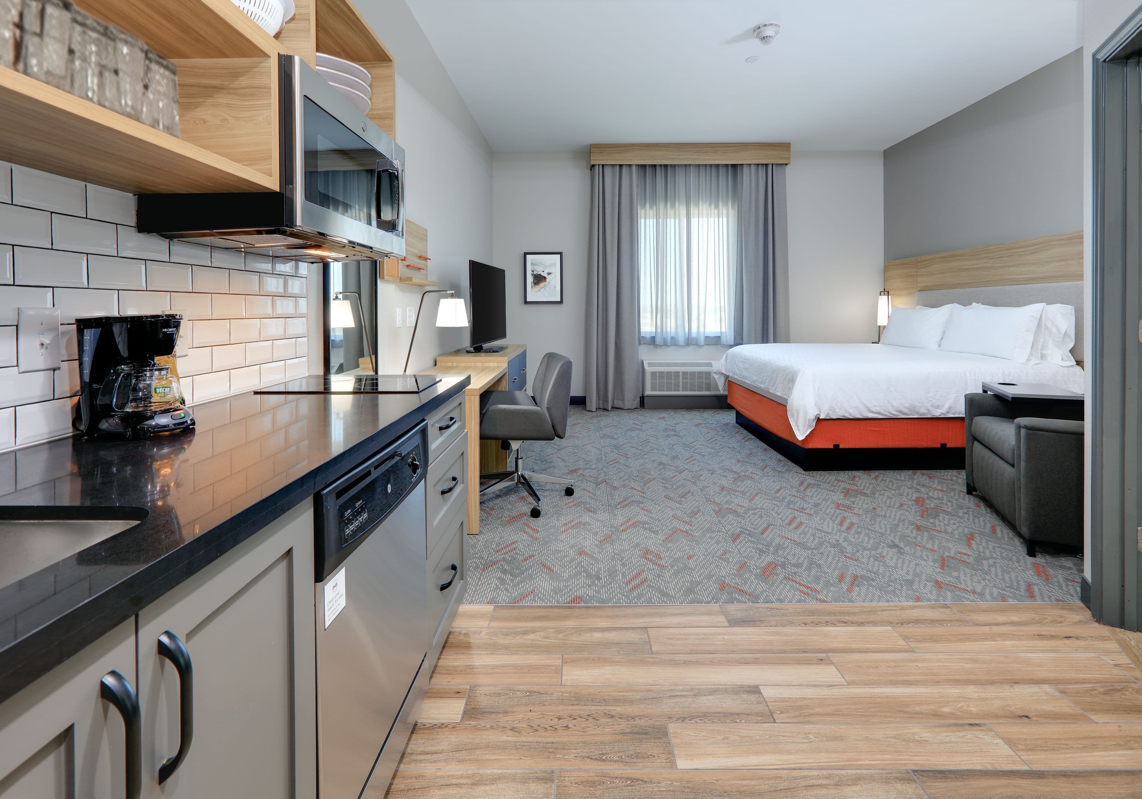 Candlewood Suites DFW West - Hurst — 7