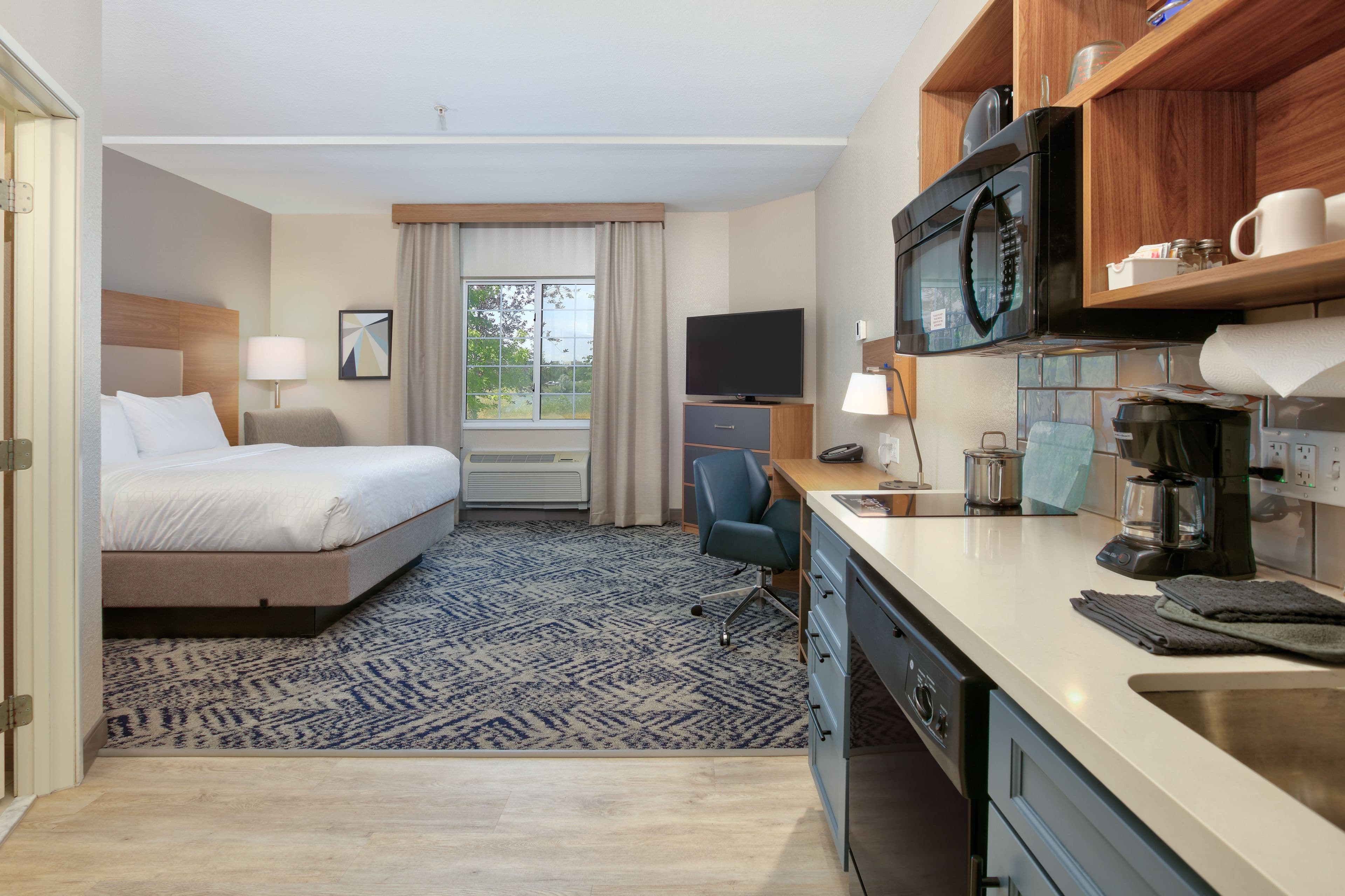 Candlewood Suites Idaho Falls - Image 2