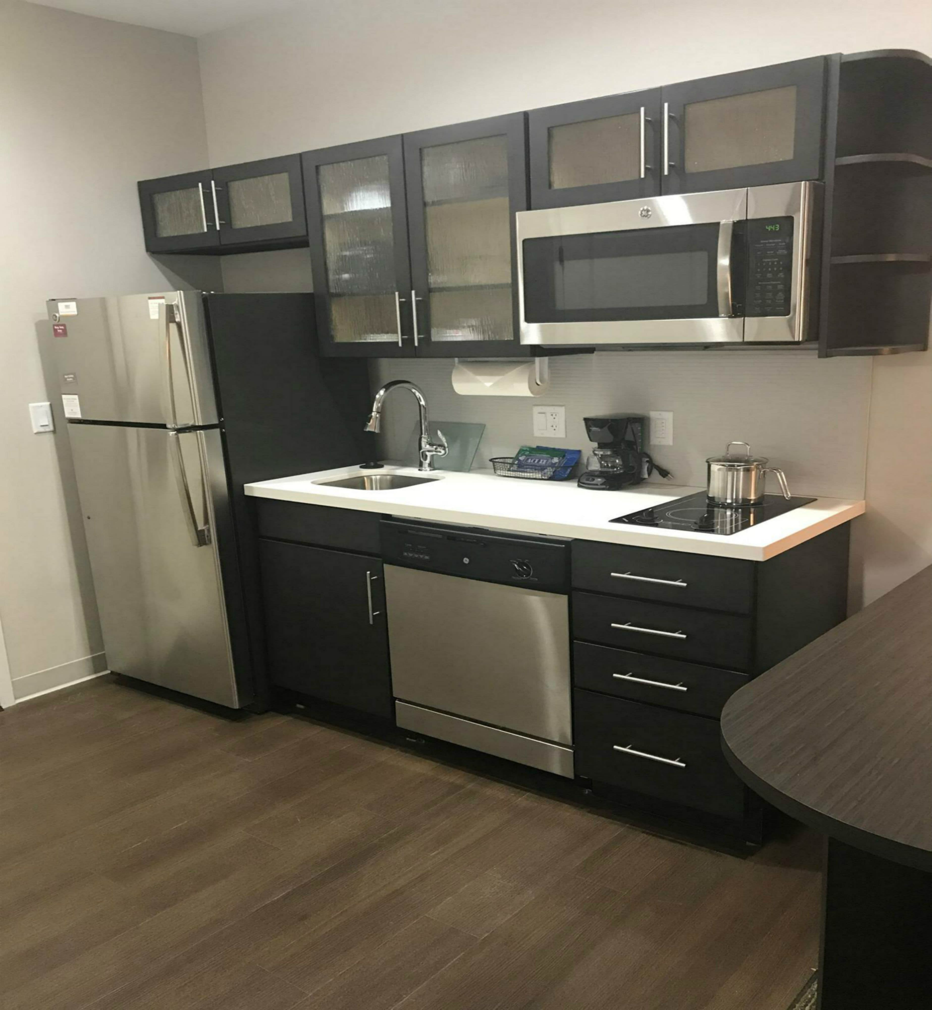 Candlewood Suites Kansas City - Independence — 8