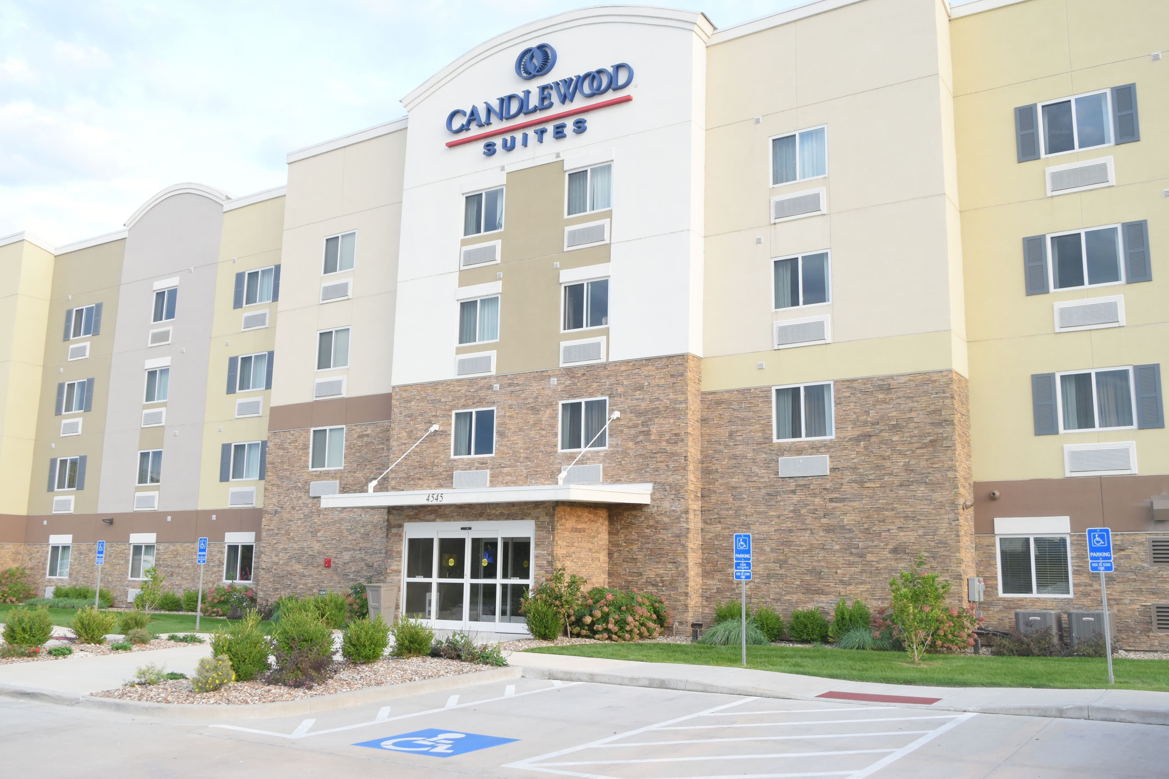 Candlewood Suites Kansas City - Independence - Image 1