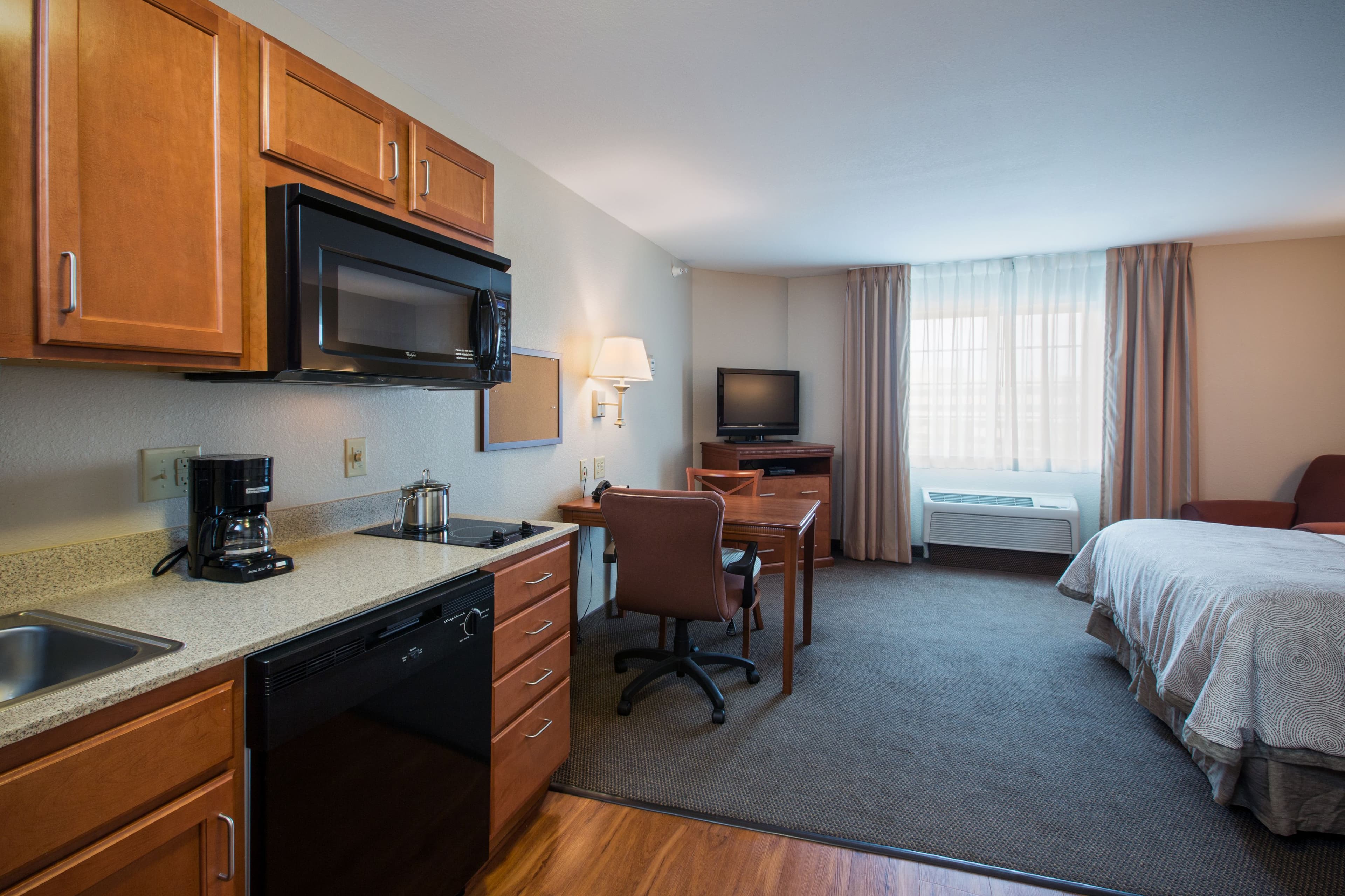 Candlewood Suites Indianapolis Northwest — 6