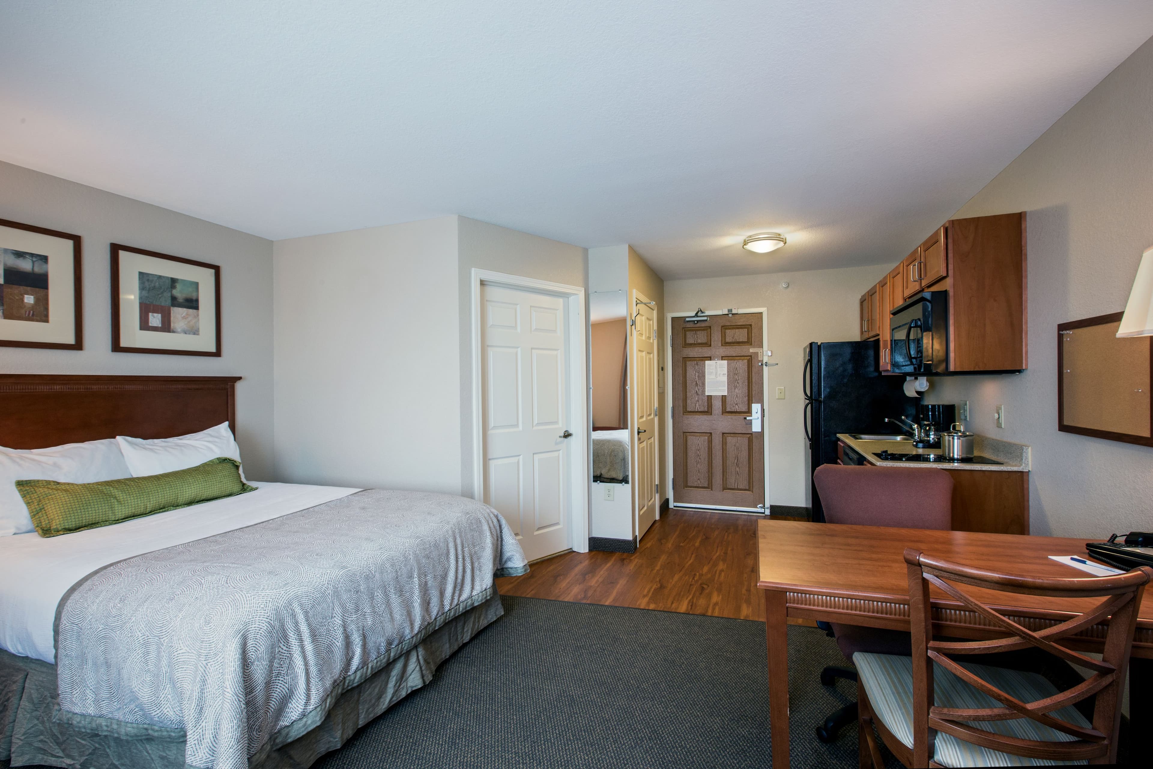 Candlewood Suites Indianapolis Northwest - Image 2