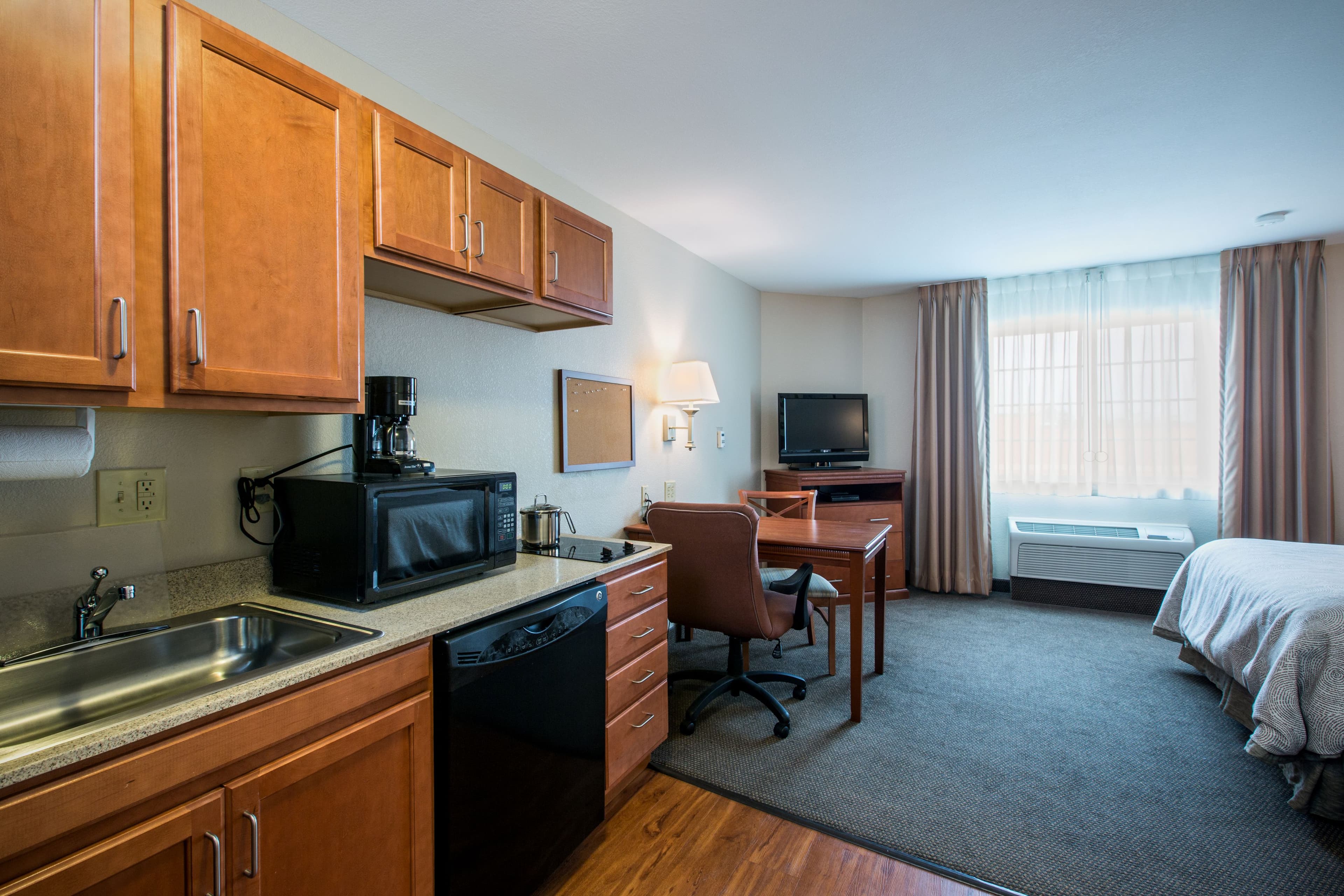Candlewood Suites Indianapolis Northwest — 11