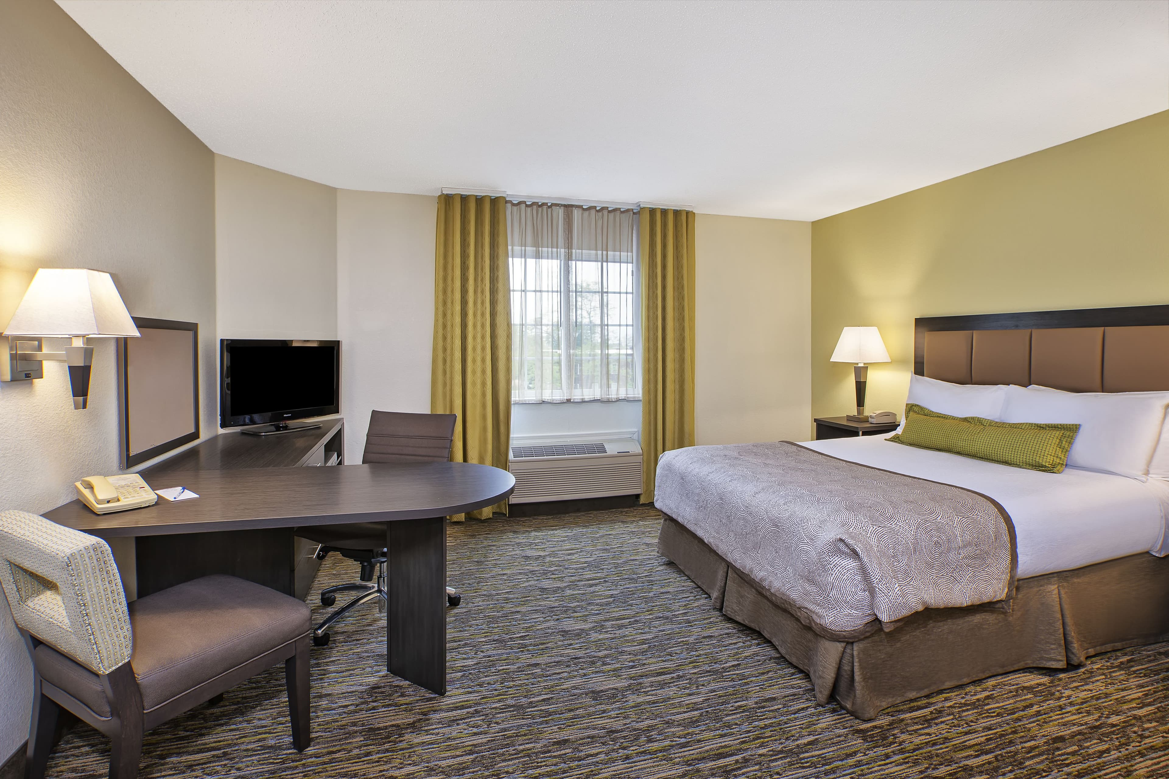 Candlewood Suites Indianapolis — 6