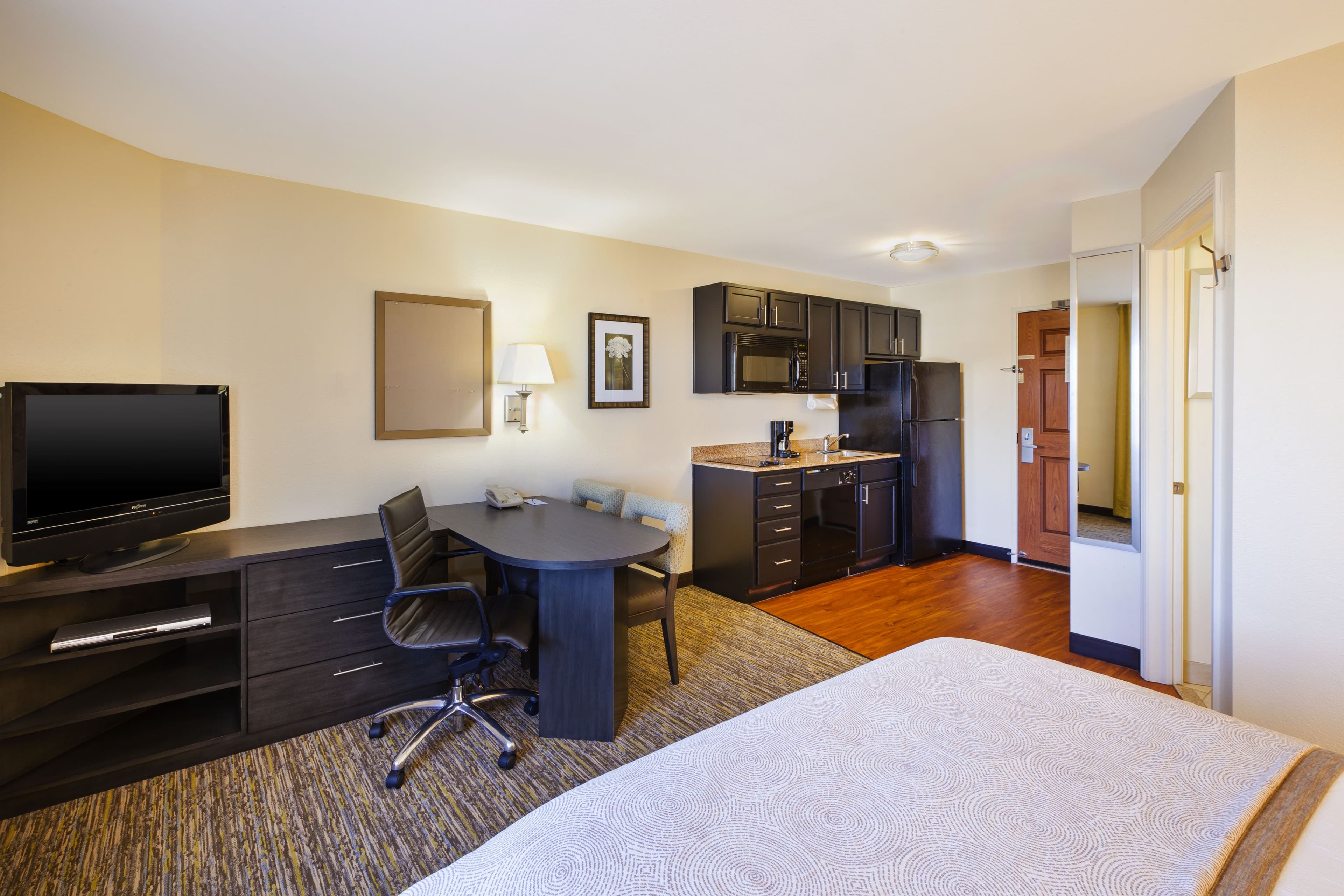 Candlewood Suites Indianapolis Airport - Image 5