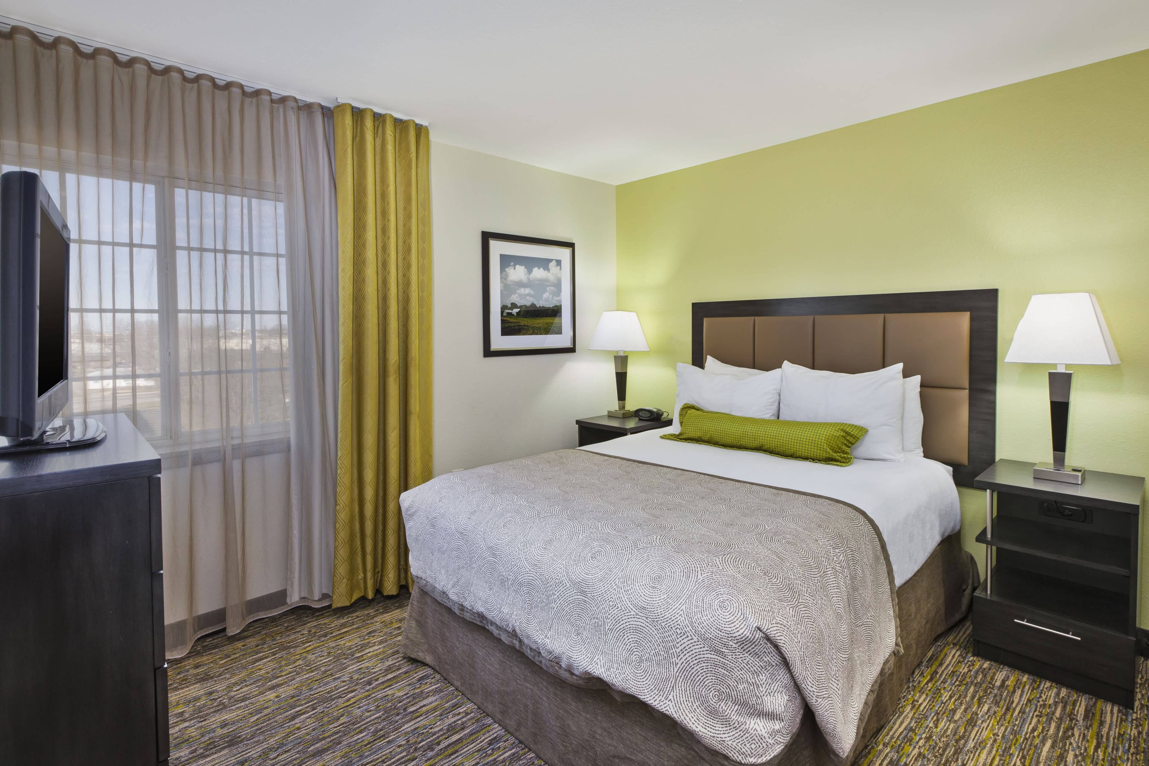 Candlewood Suites Indianapolis Airport - Image 2