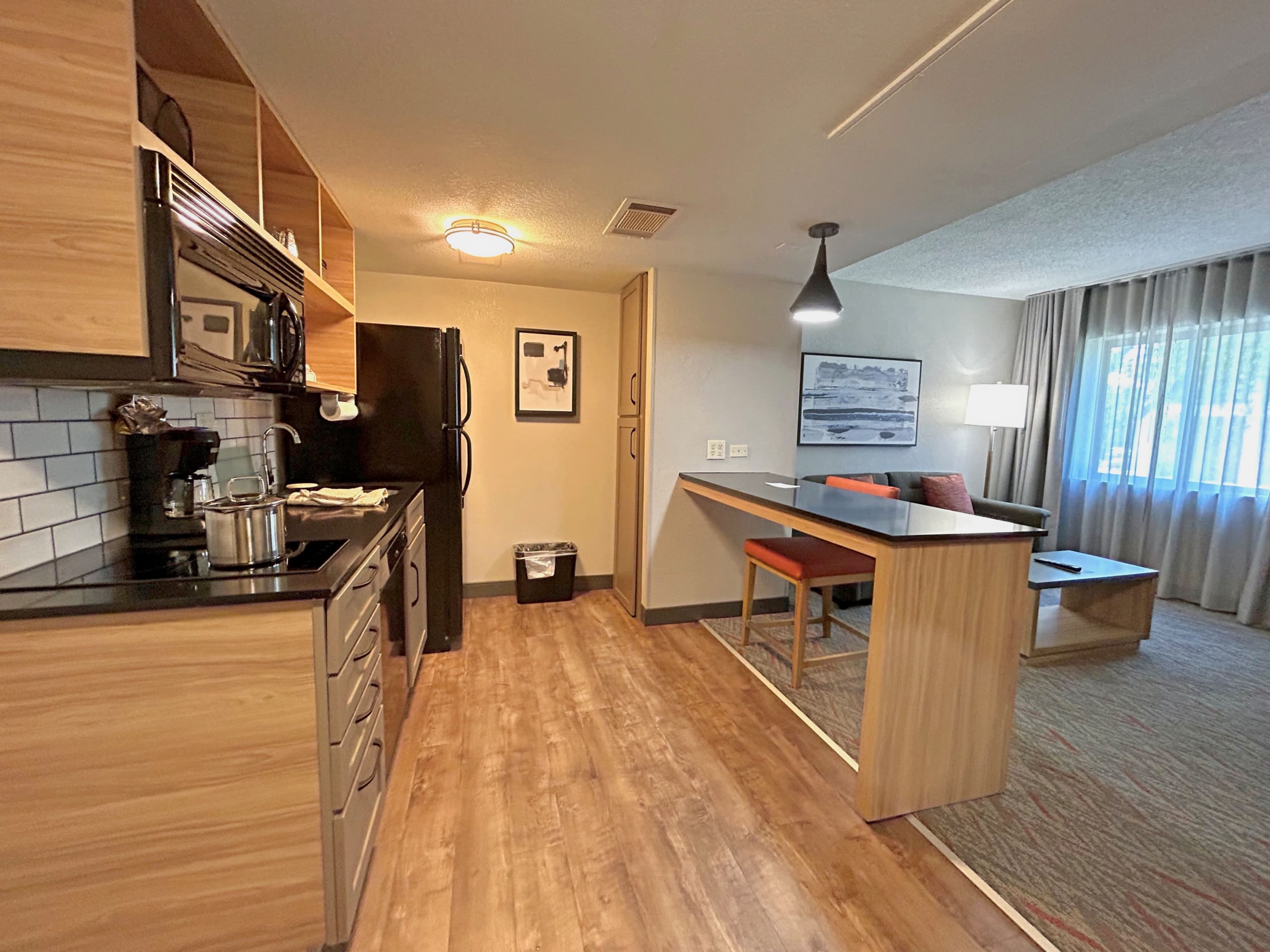 Candlewood Suites Indianapolis Dwtn Medical Dist - Image 2