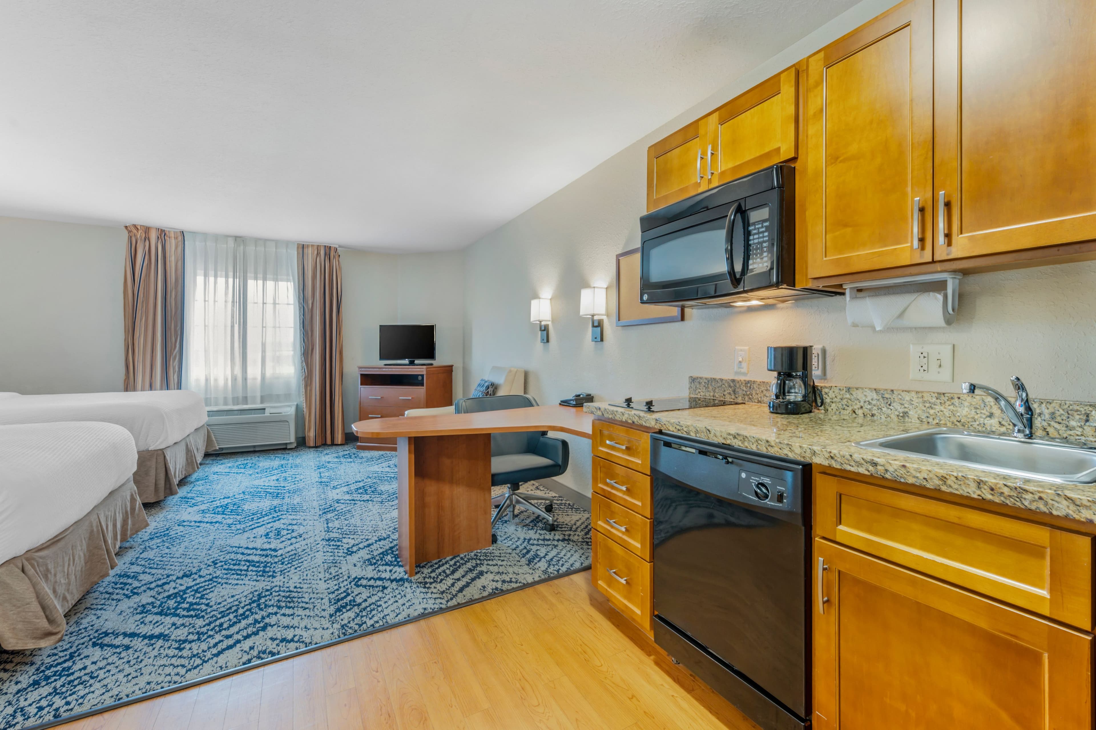 Candlewood Suites Indianapolis East — 8