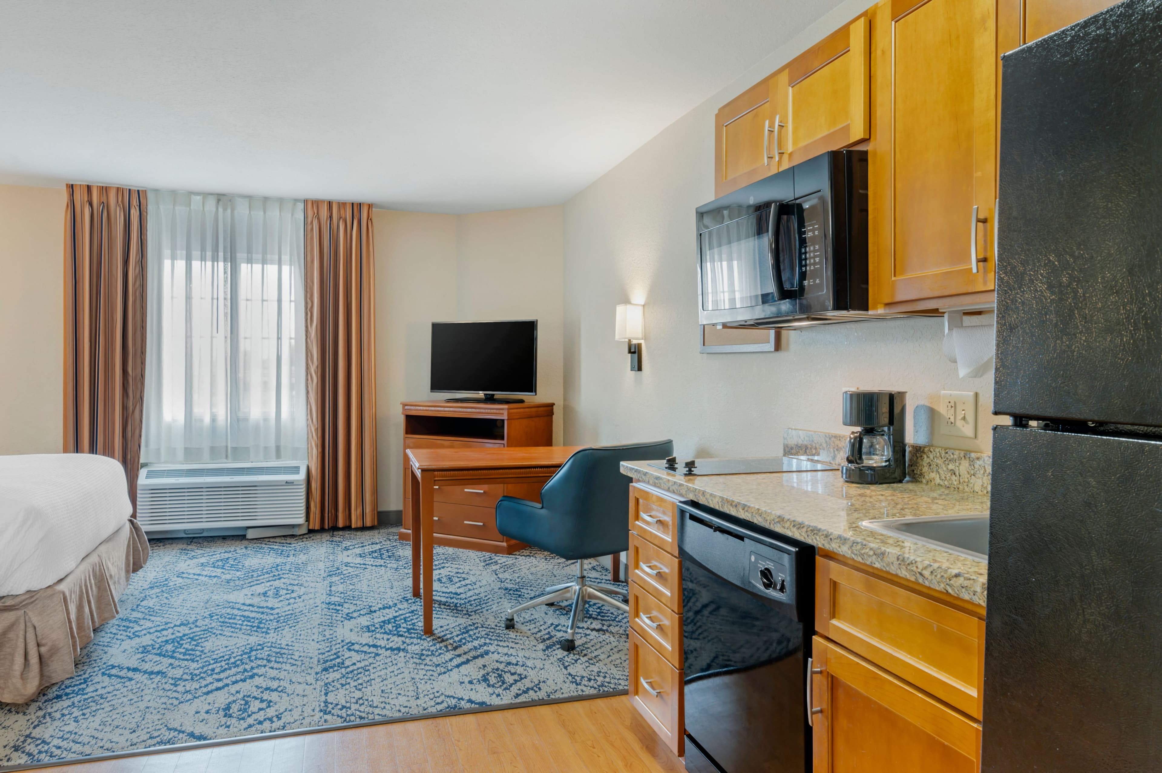 Candlewood Suites Indianapolis East — 6