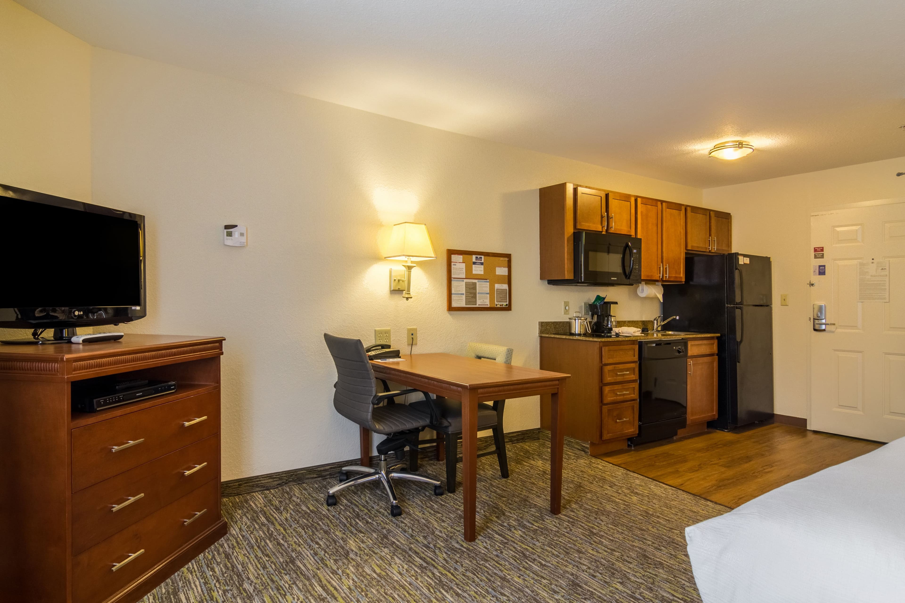 Candlewood Suites Jacksonville East Merril Road - Image 5