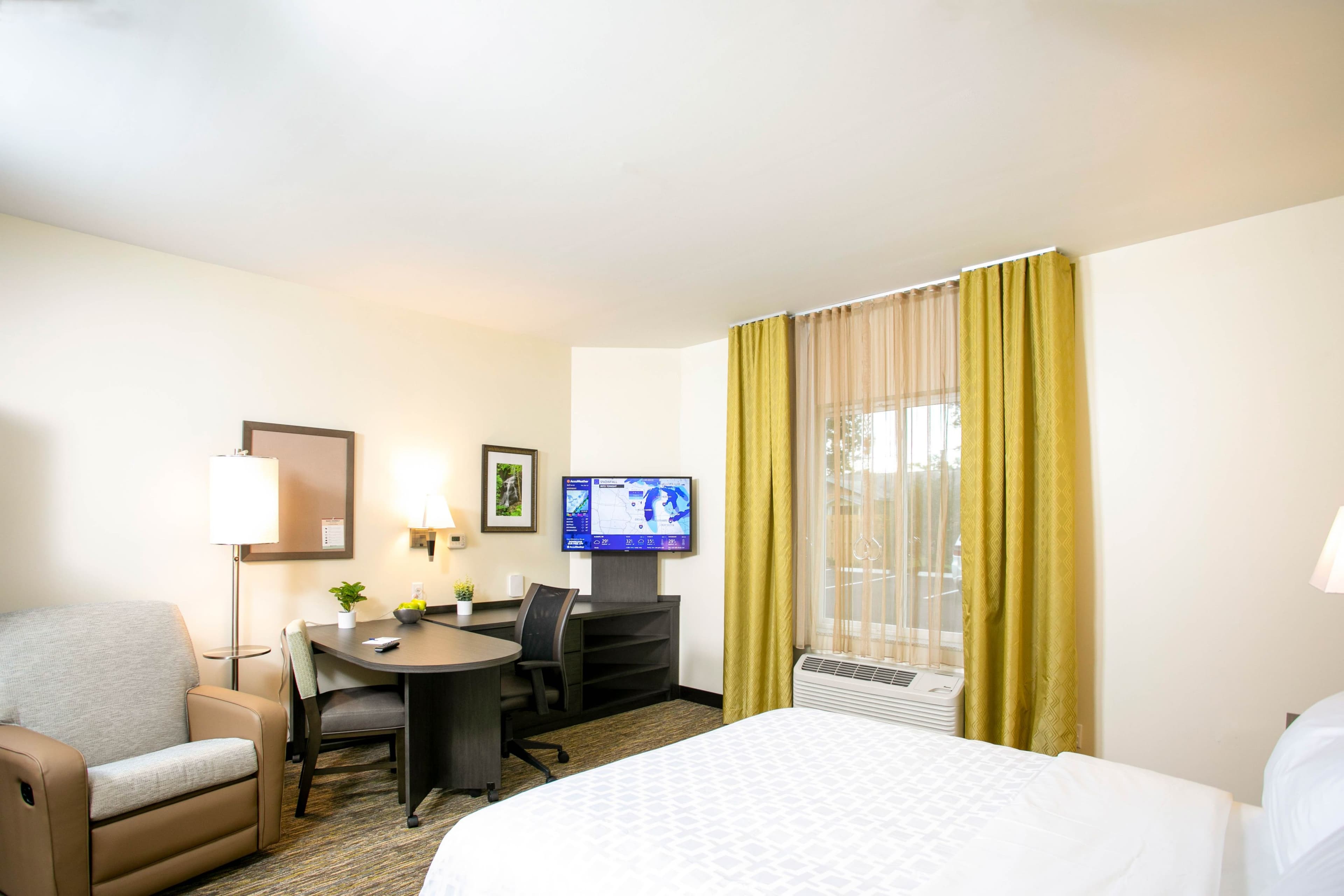 1 Queen Bed Studio Suite - Image 1