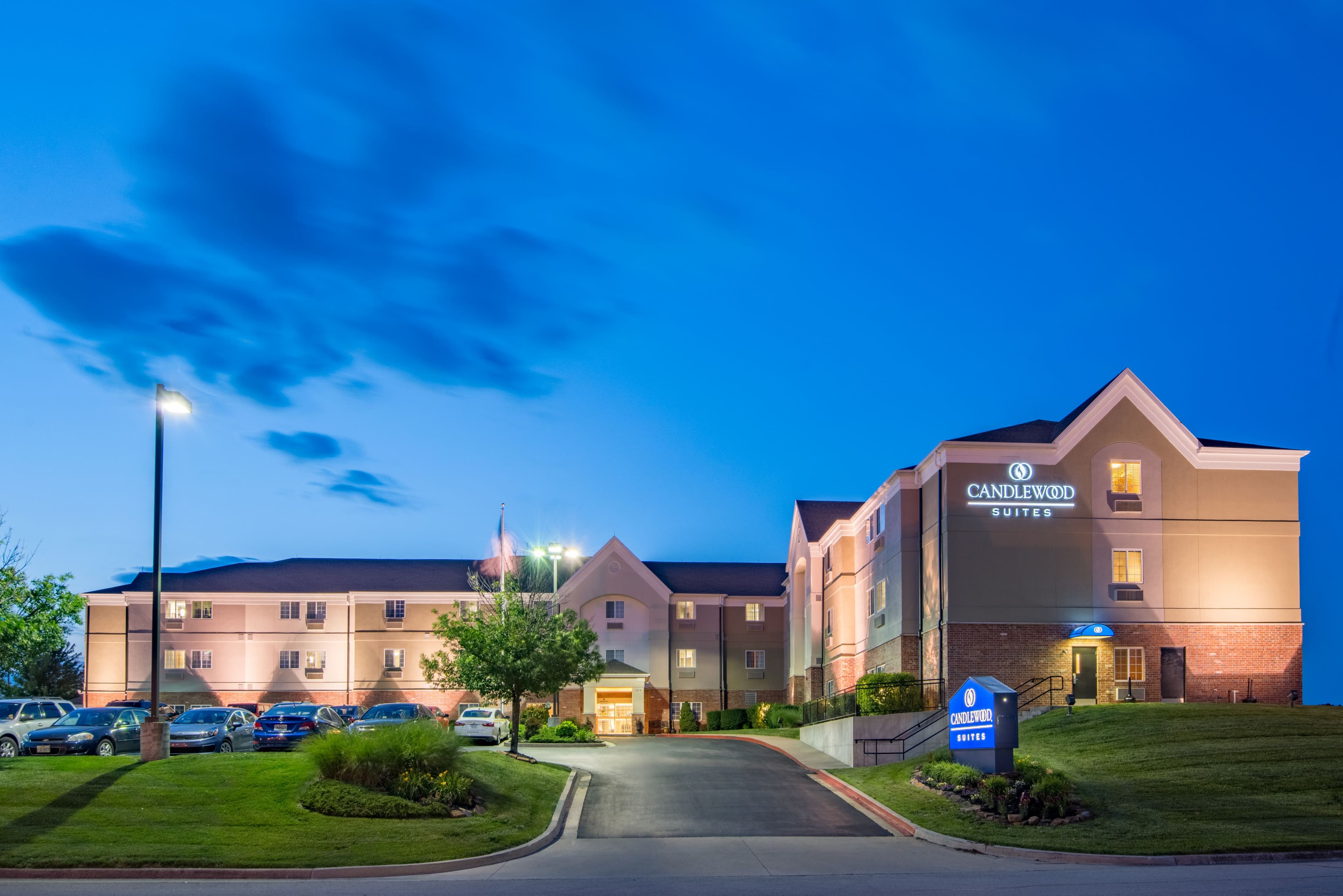 Candlewood Suites Jefferson City - Image 1