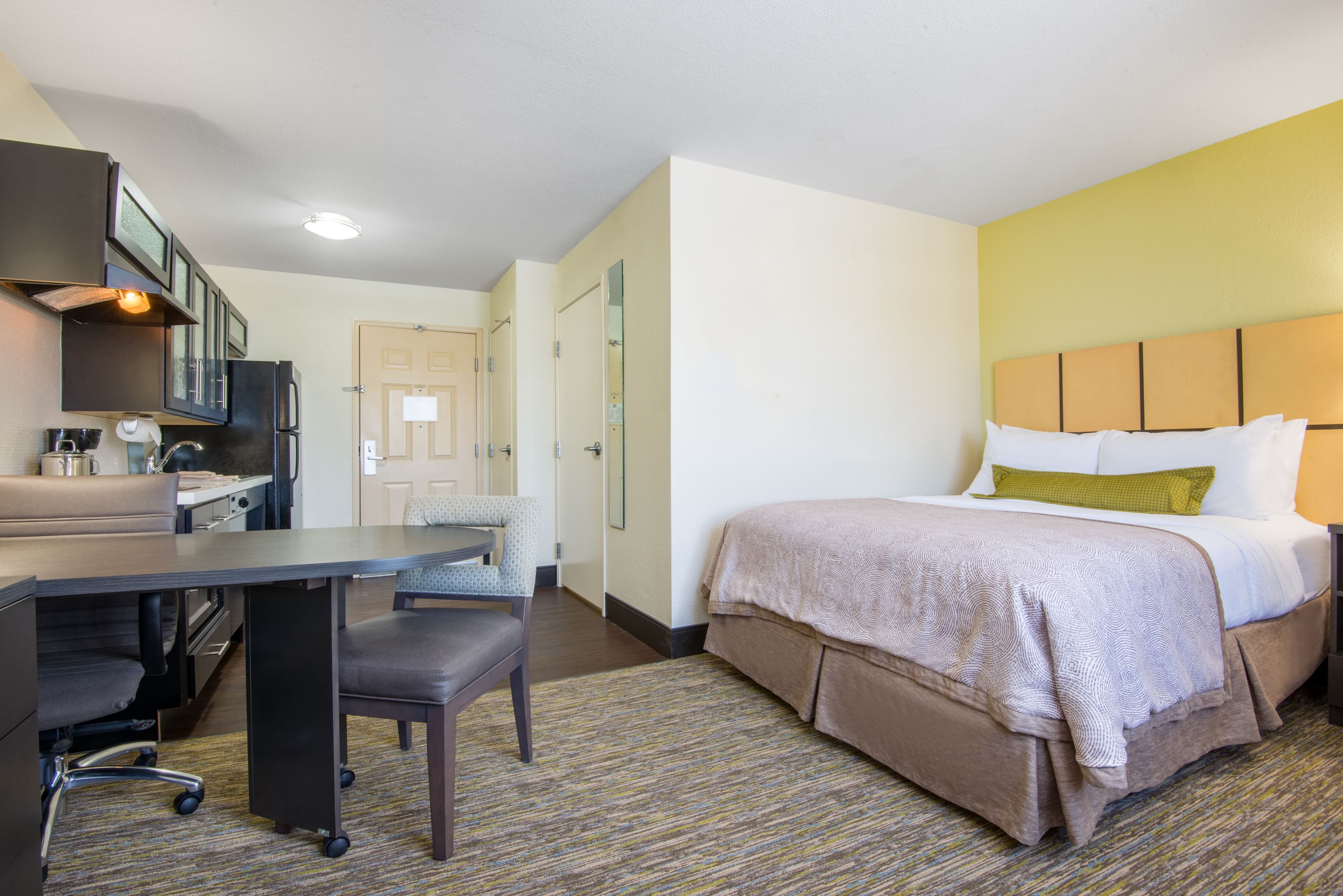 Candlewood Suites Jefferson City — 6