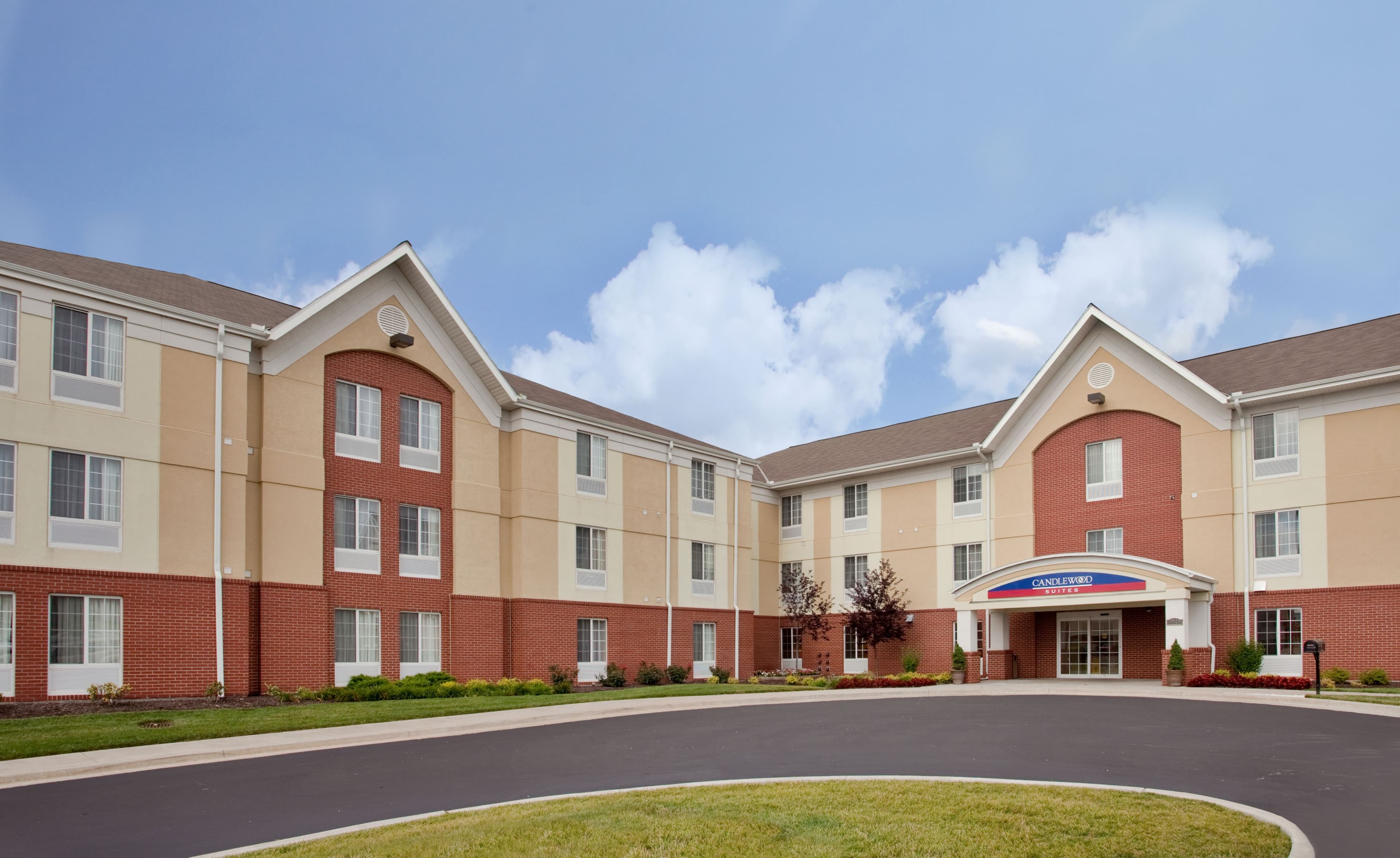 Candlewood Suites Kansas City Speedway - Image 1