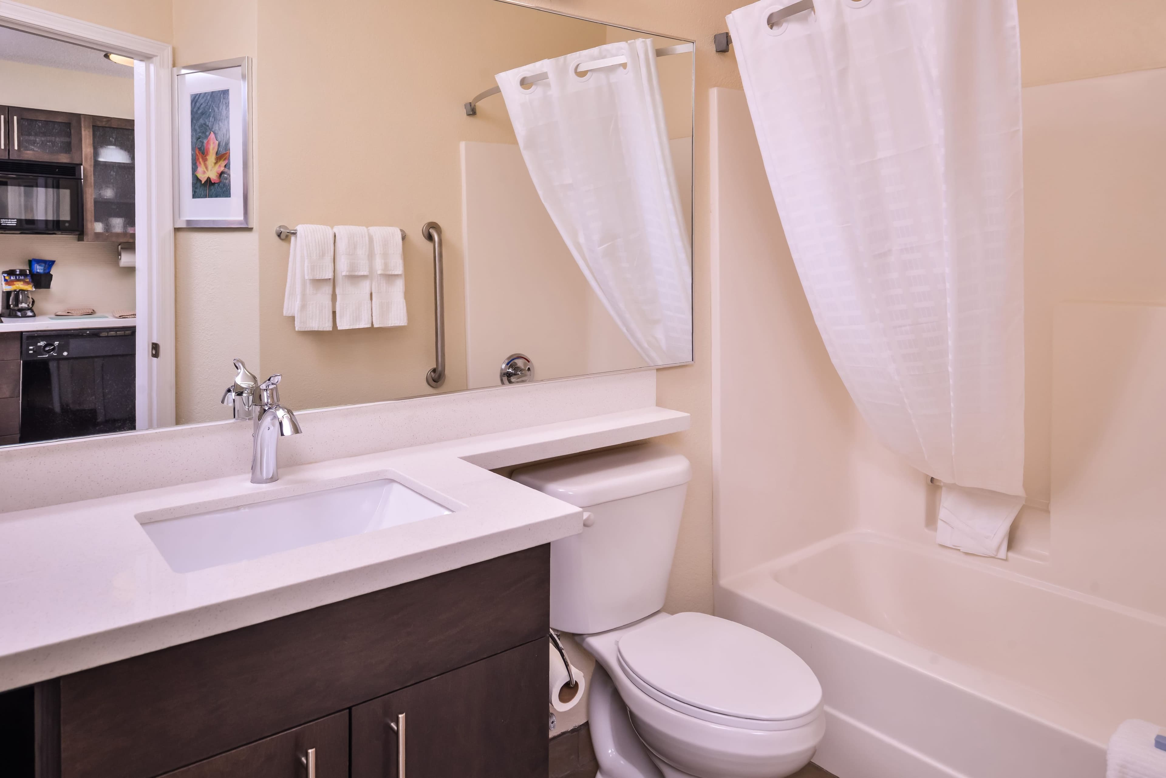 Candlewood Suites Kansas City Speedway - Image 5