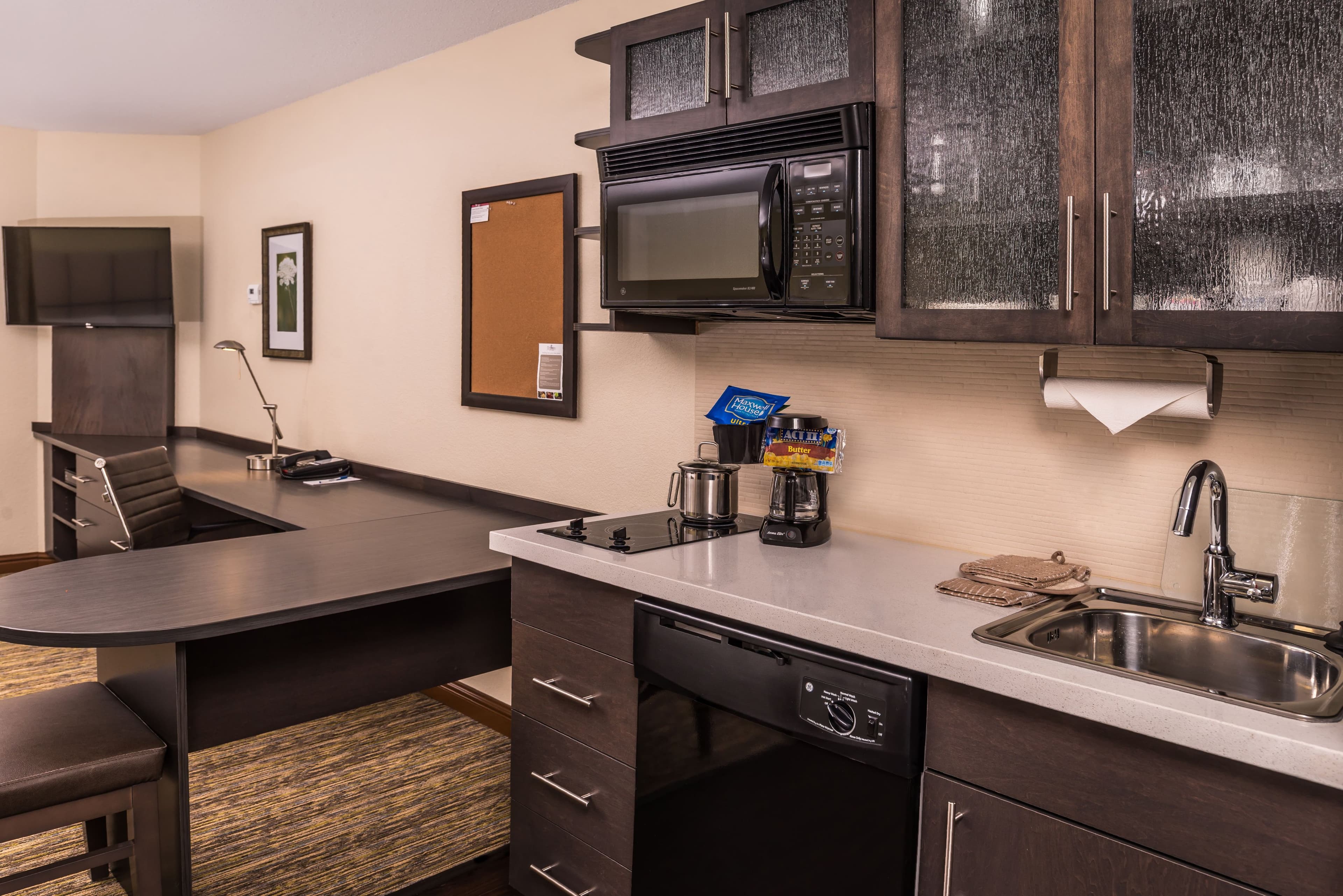 Candlewood Suites Kansas City Speedway — 9