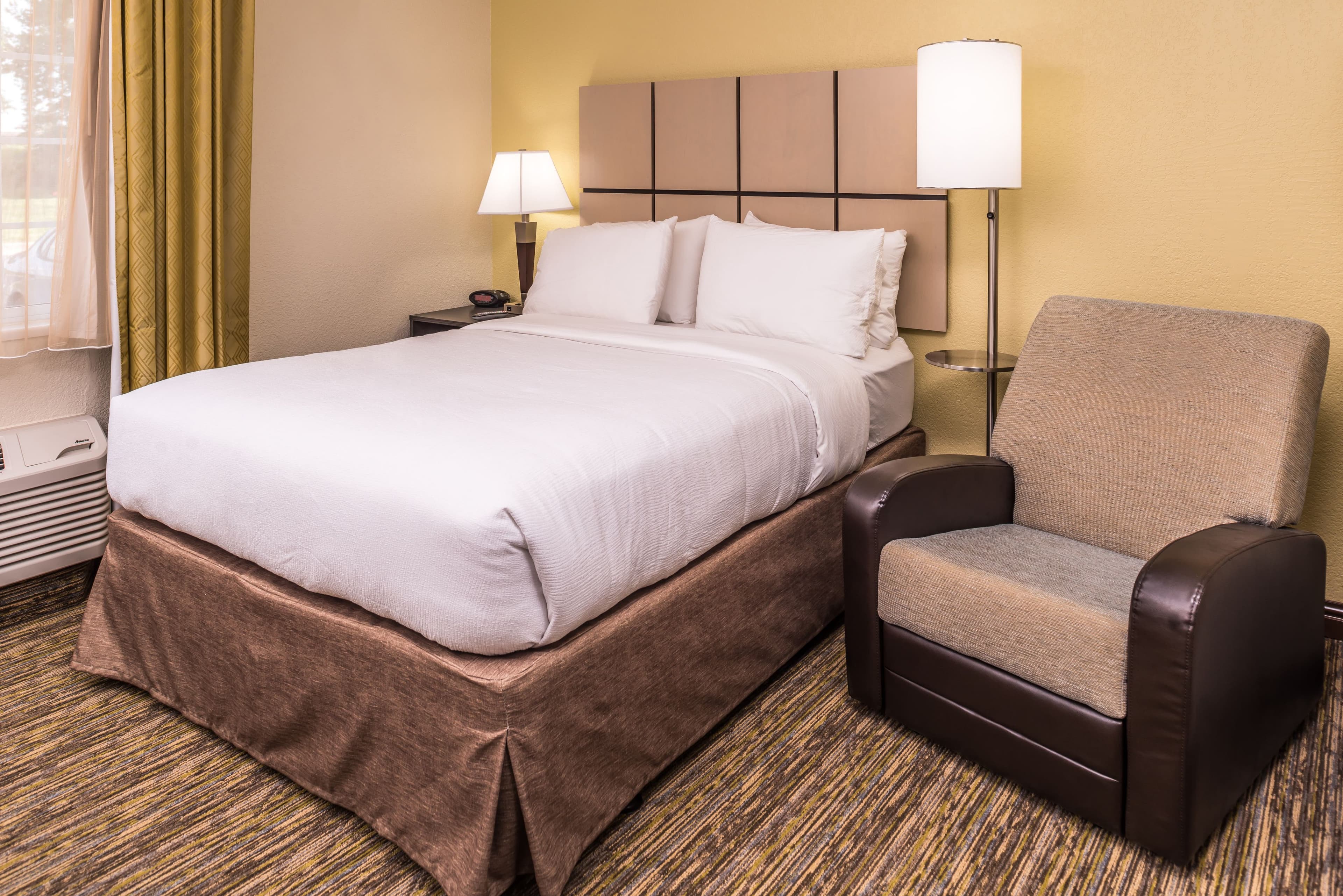 Candlewood Suites Kansas City Speedway - Image 2