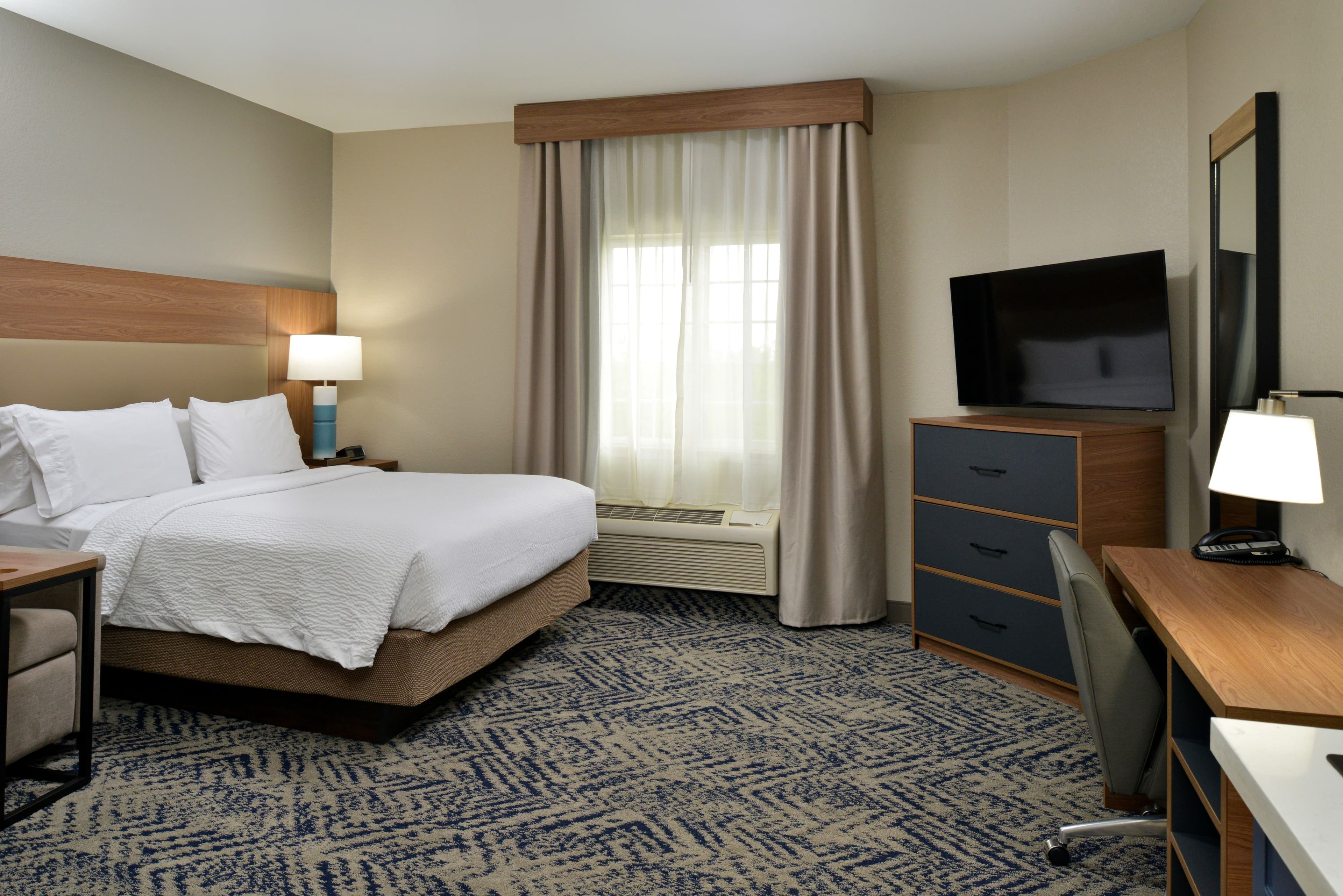 Candlewood Suites Kansas City Northeast — 8