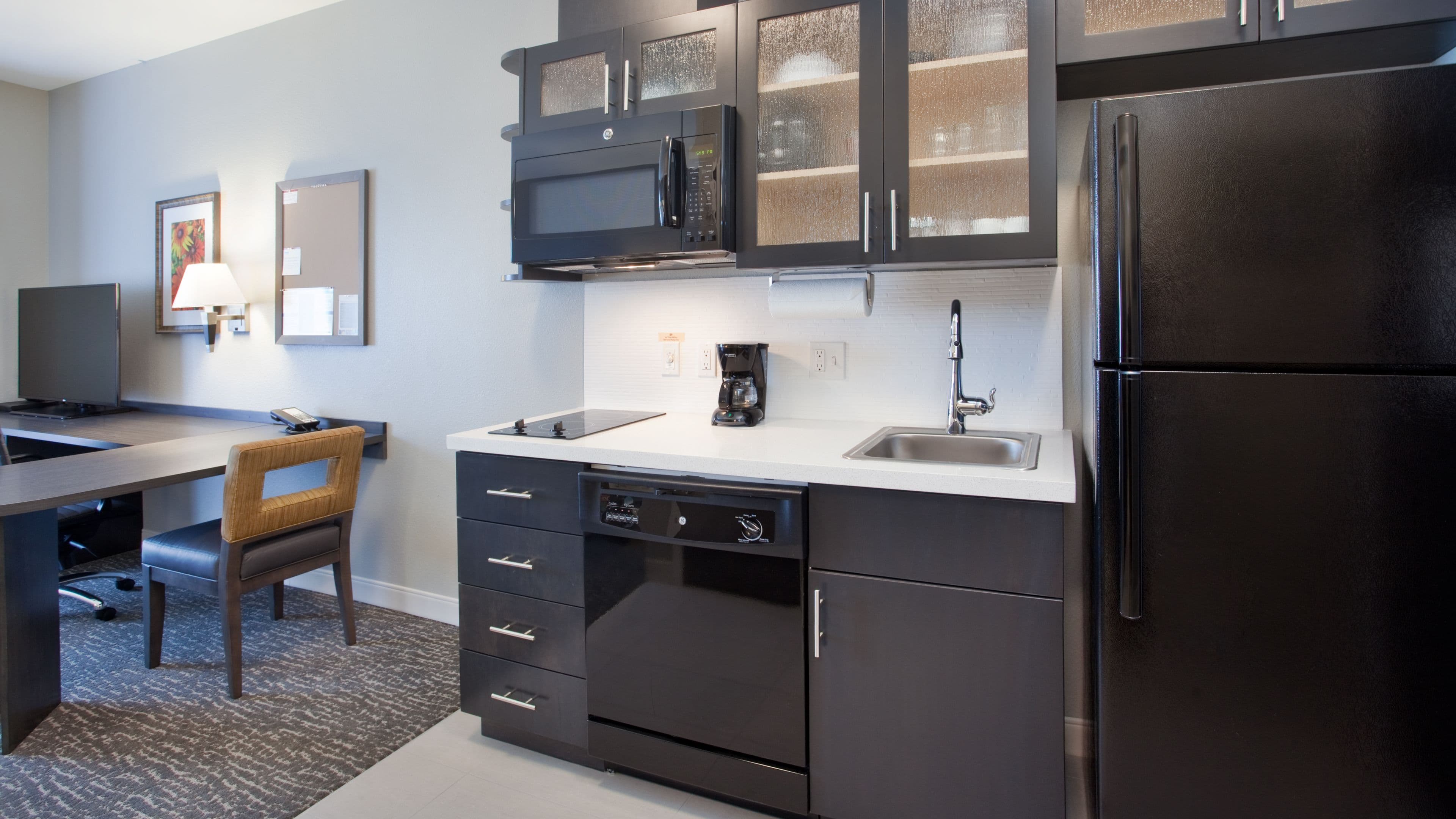 Candlewood Suites Kearney - Image 2