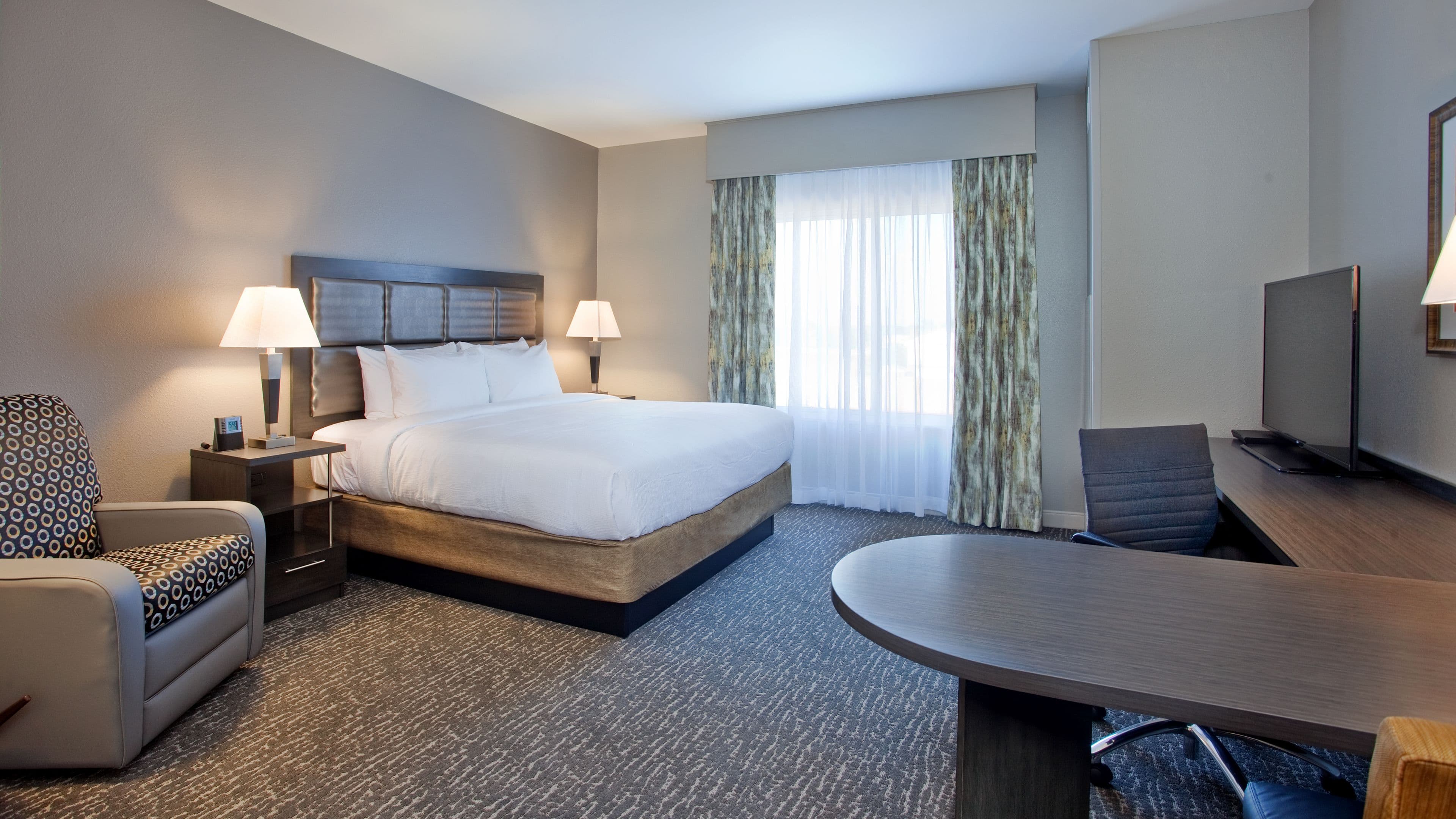 Candlewood Suites Kearney - Image 4