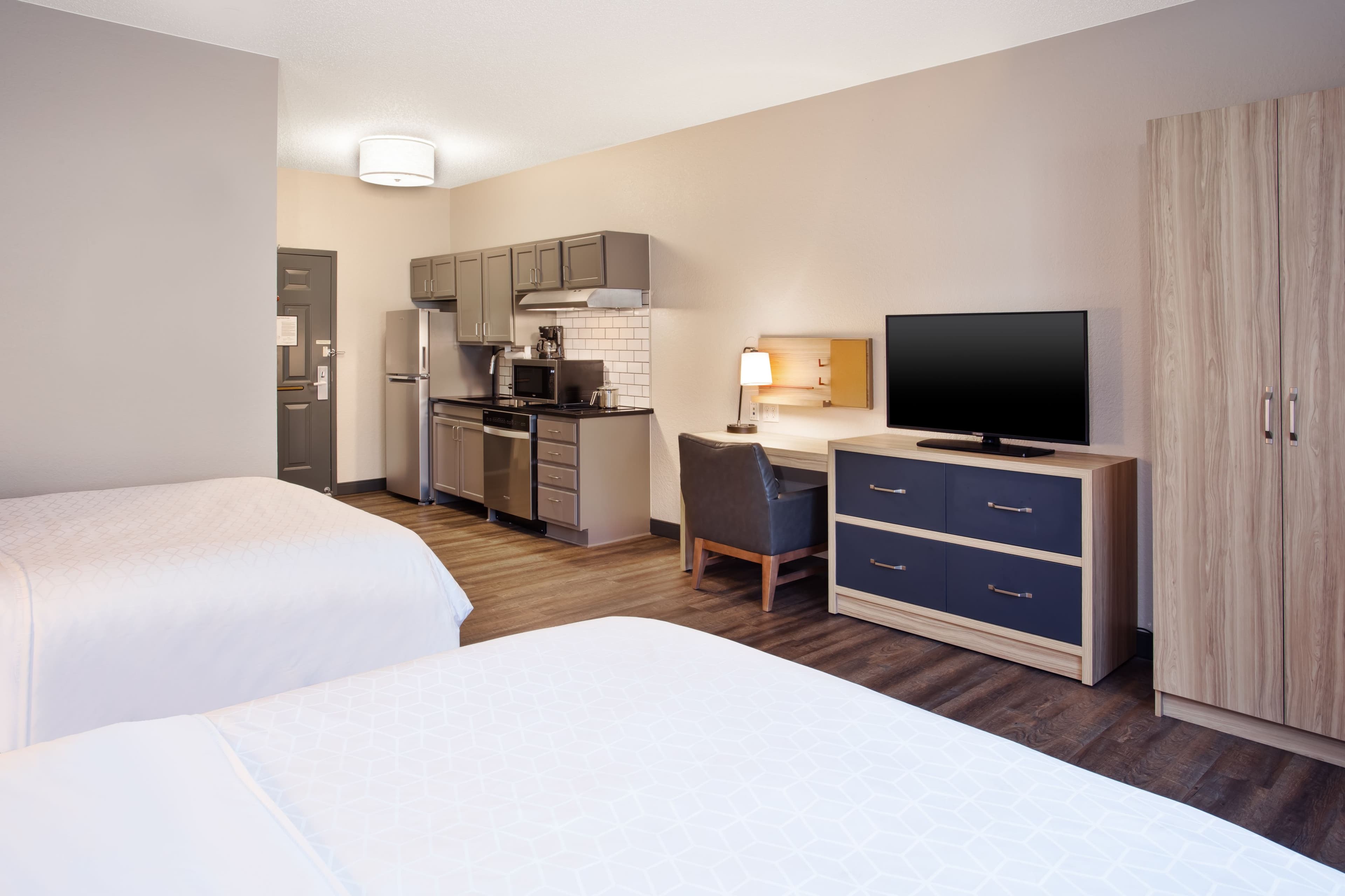 Candlewood Suites Kenosha - Pleasant Prairie — 14