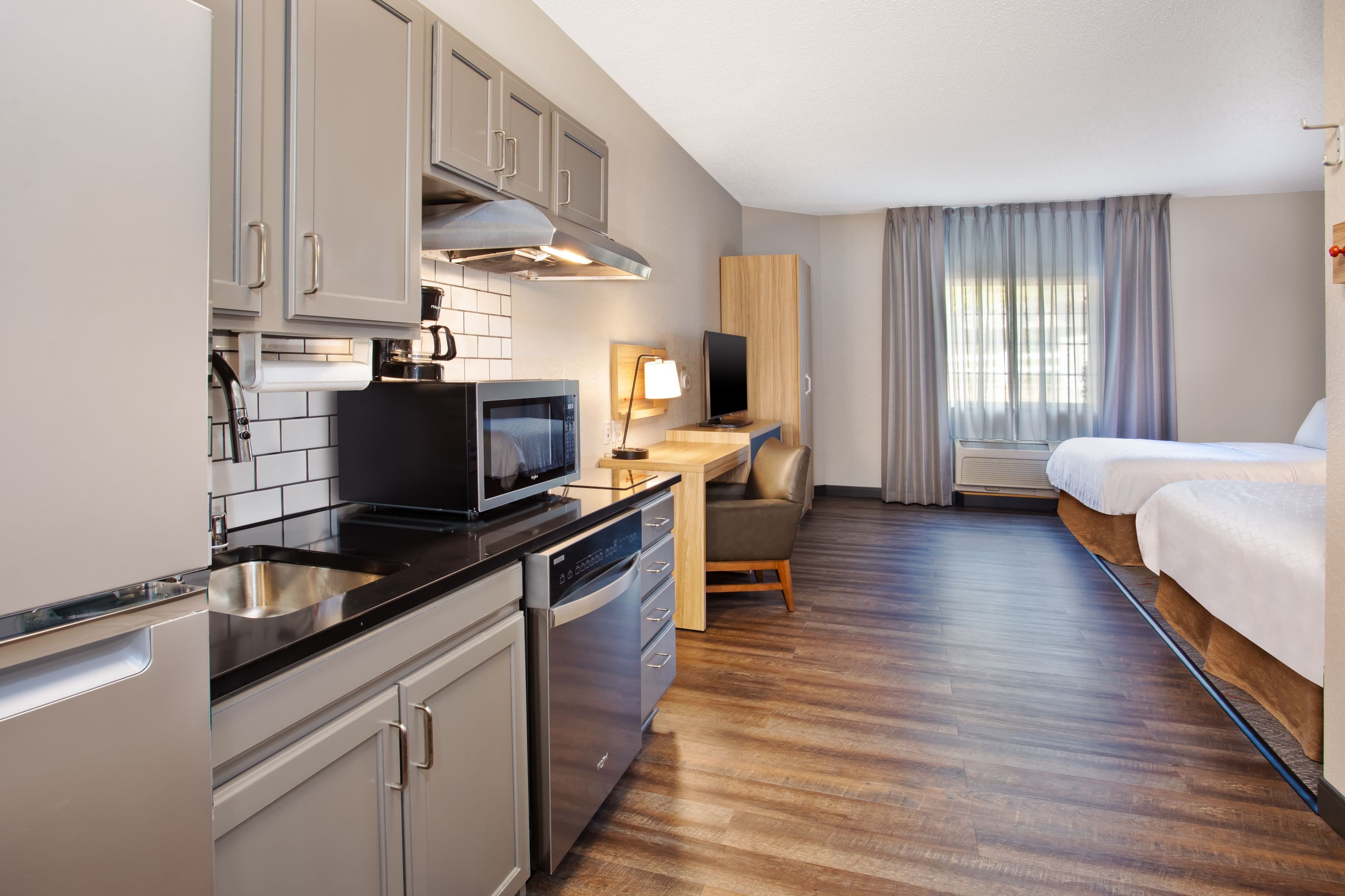 Candlewood Suites Kenosha - Pleasant Prairie — 11