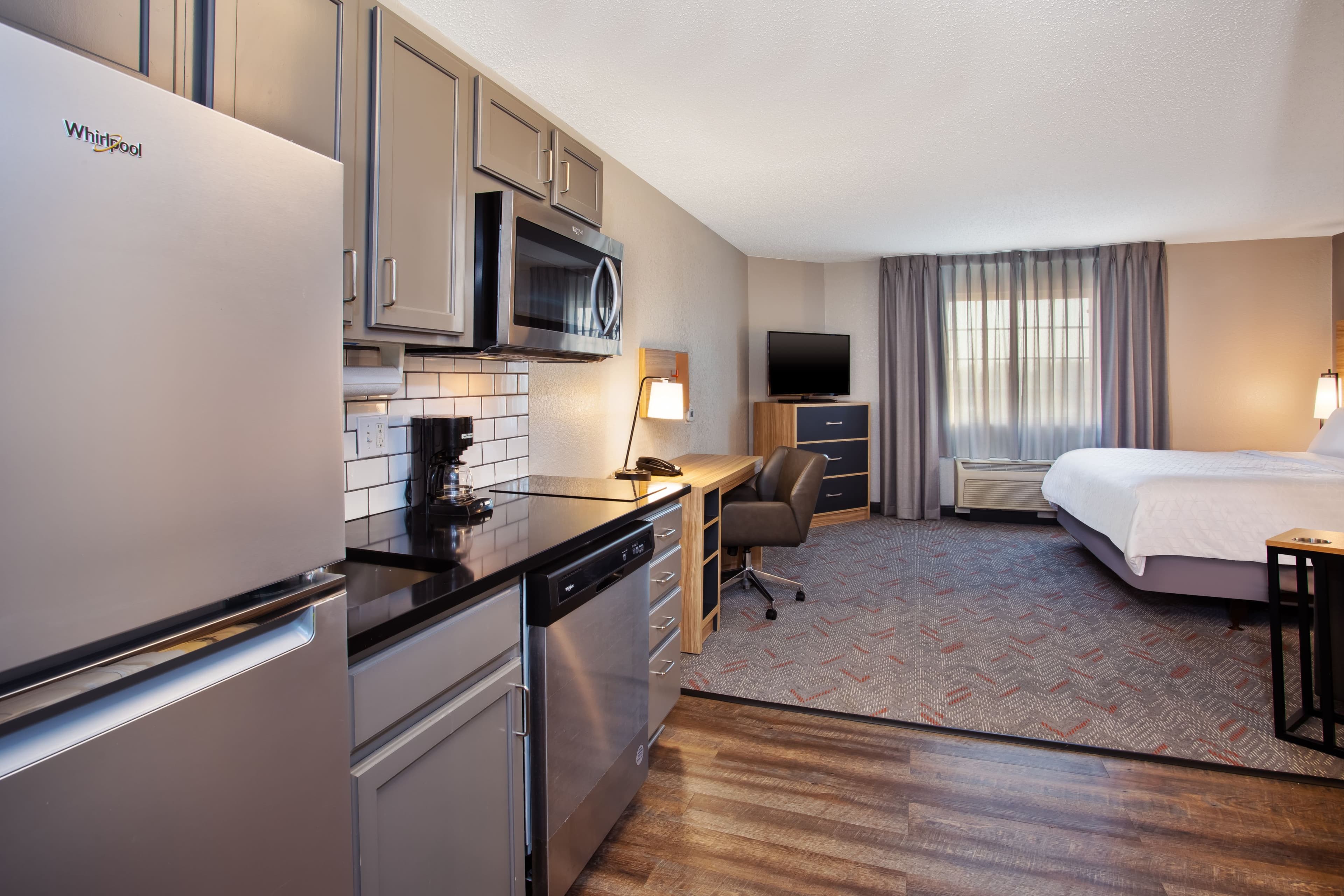 Candlewood Suites Kenosha - Pleasant Prairie - Image 3