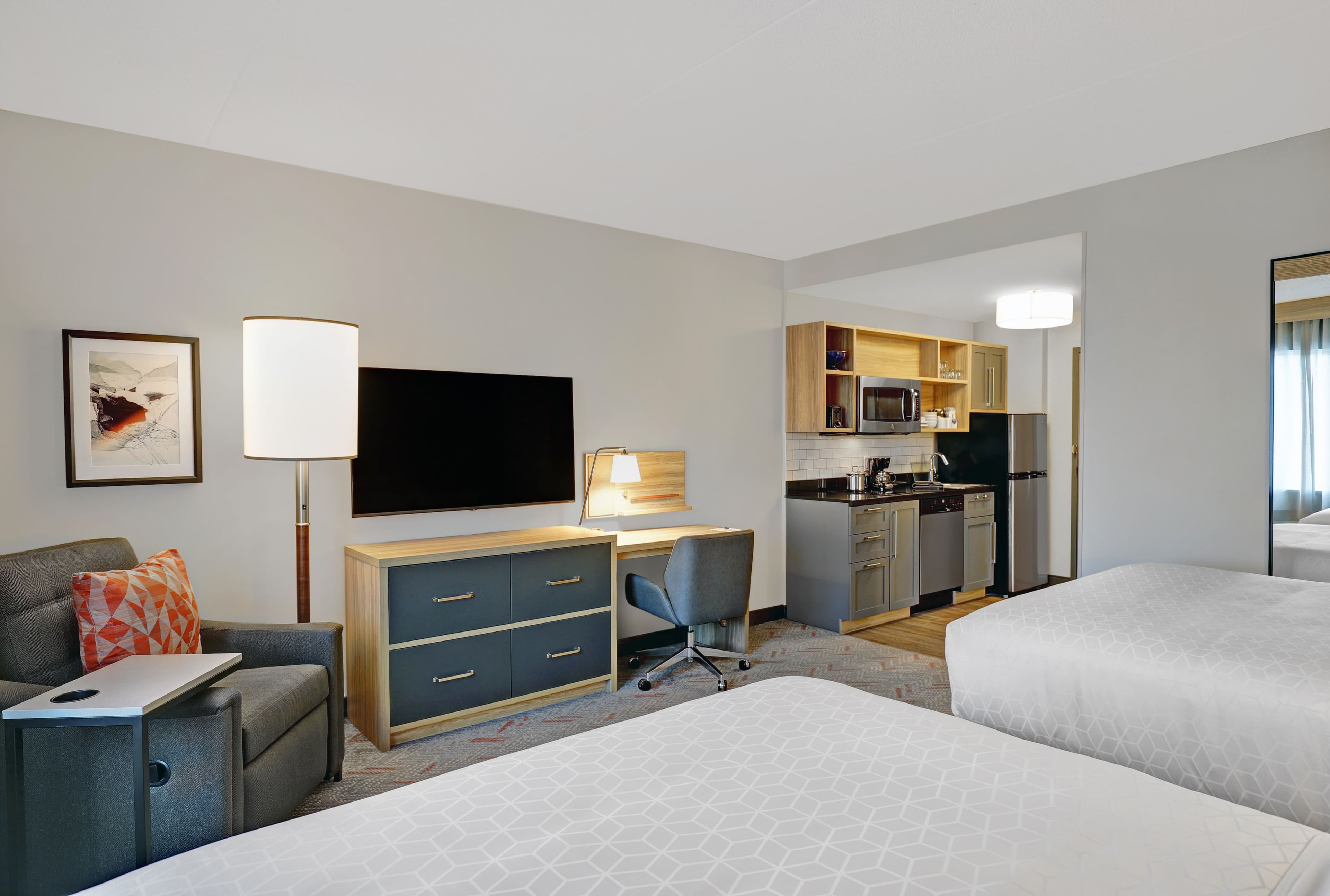 Candlewood Suites Kingston West — 16