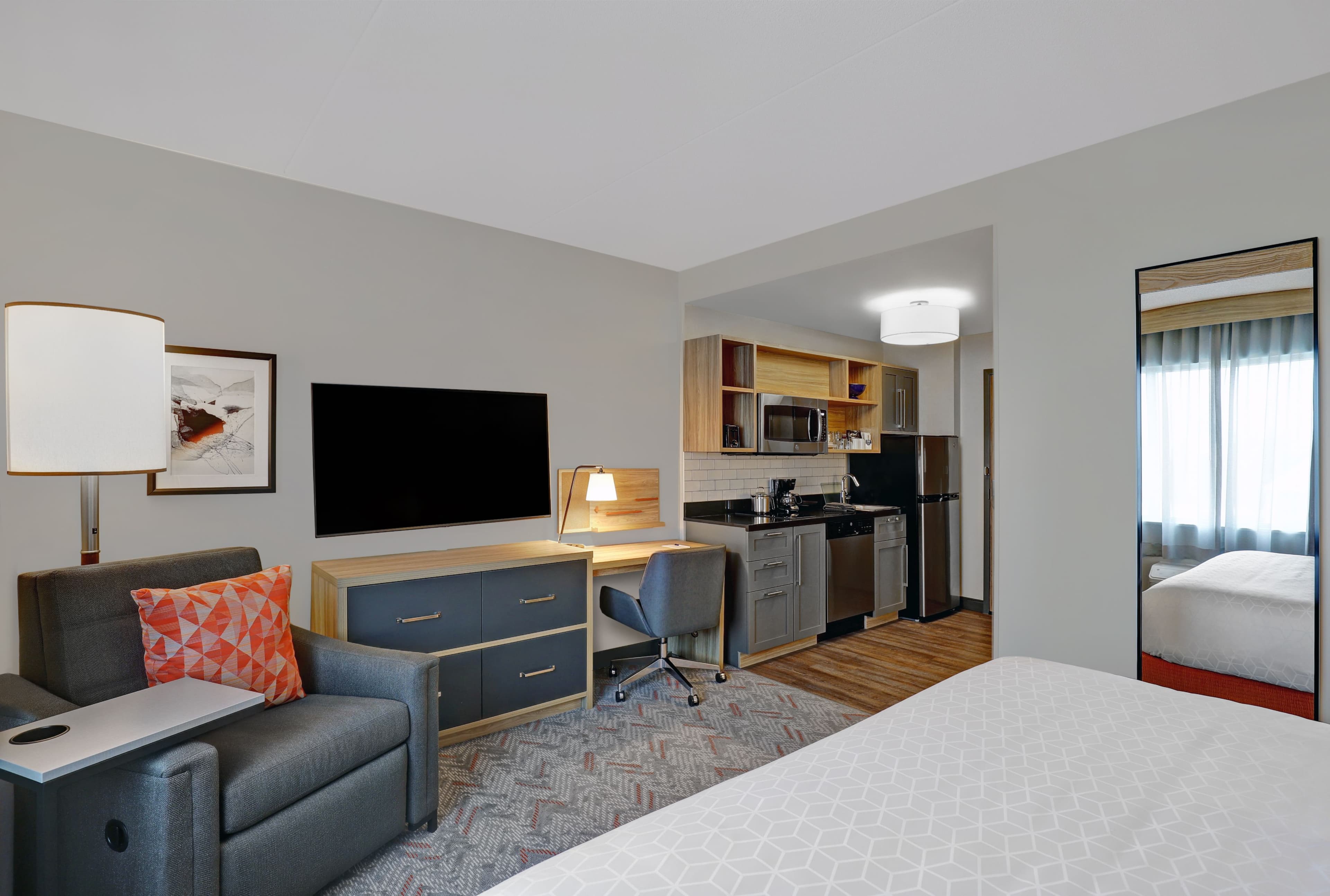 Candlewood Suites Kingston West - Image 5