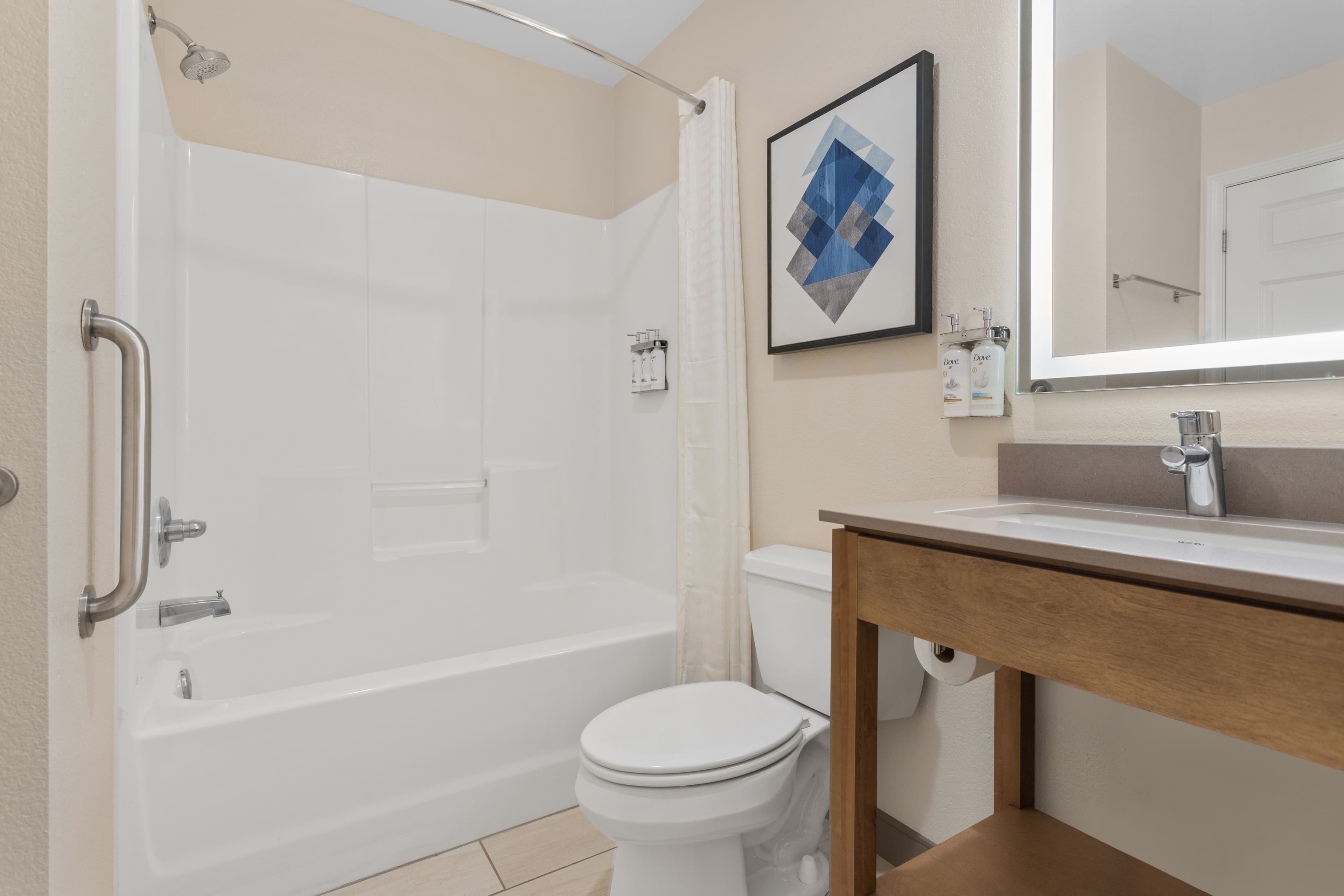 Candlewood Suites La Crosse - Image 5