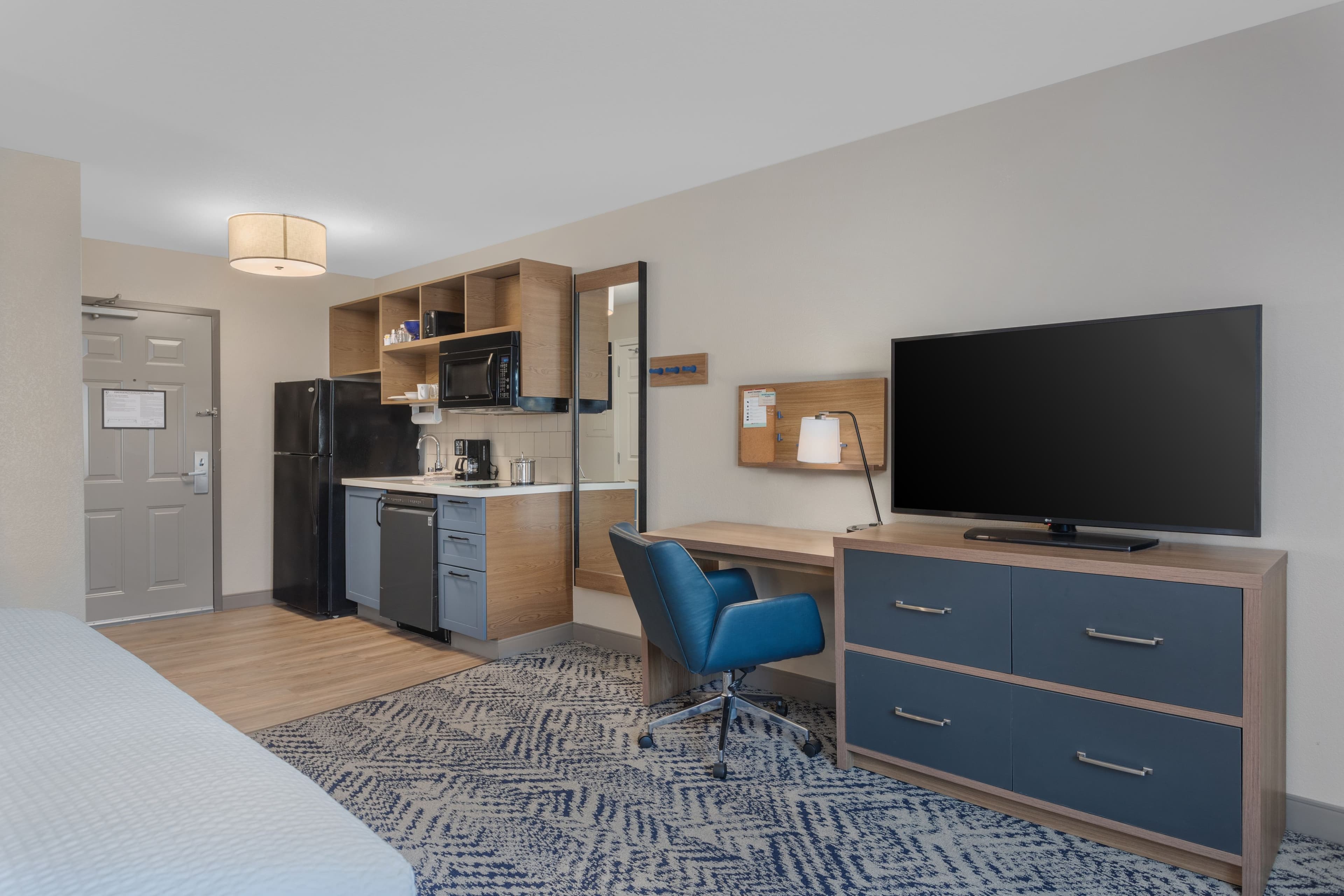 Candlewood Suites La Crosse — 7