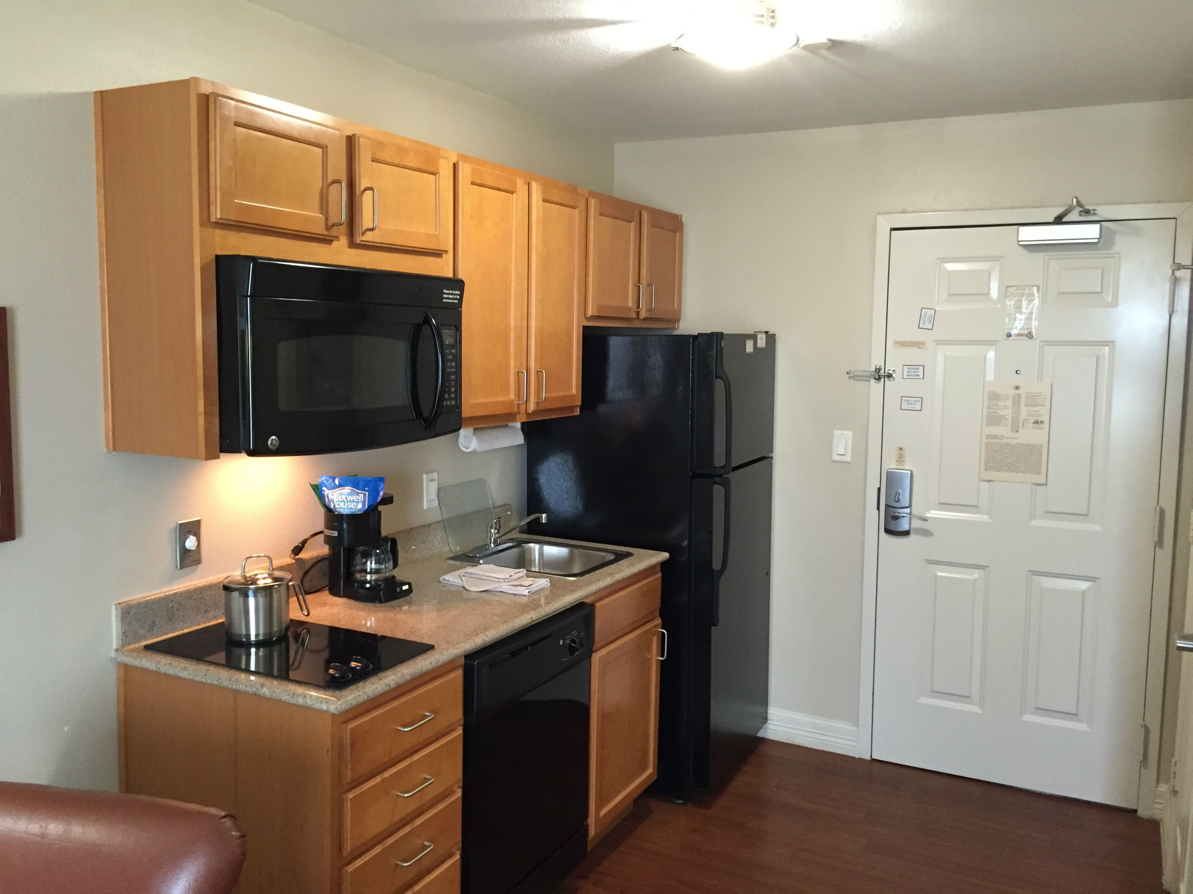 Candlewood Suites La Porte - Image 3