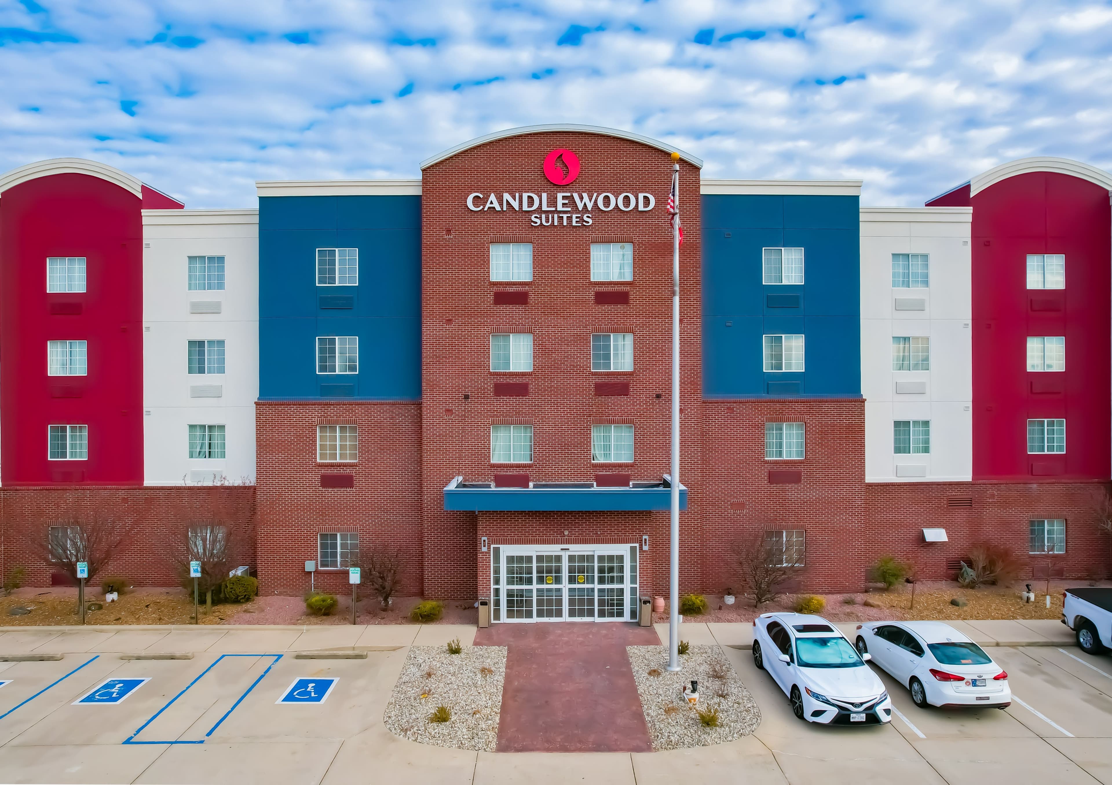 Candlewood Suites Lafayette - Image 1