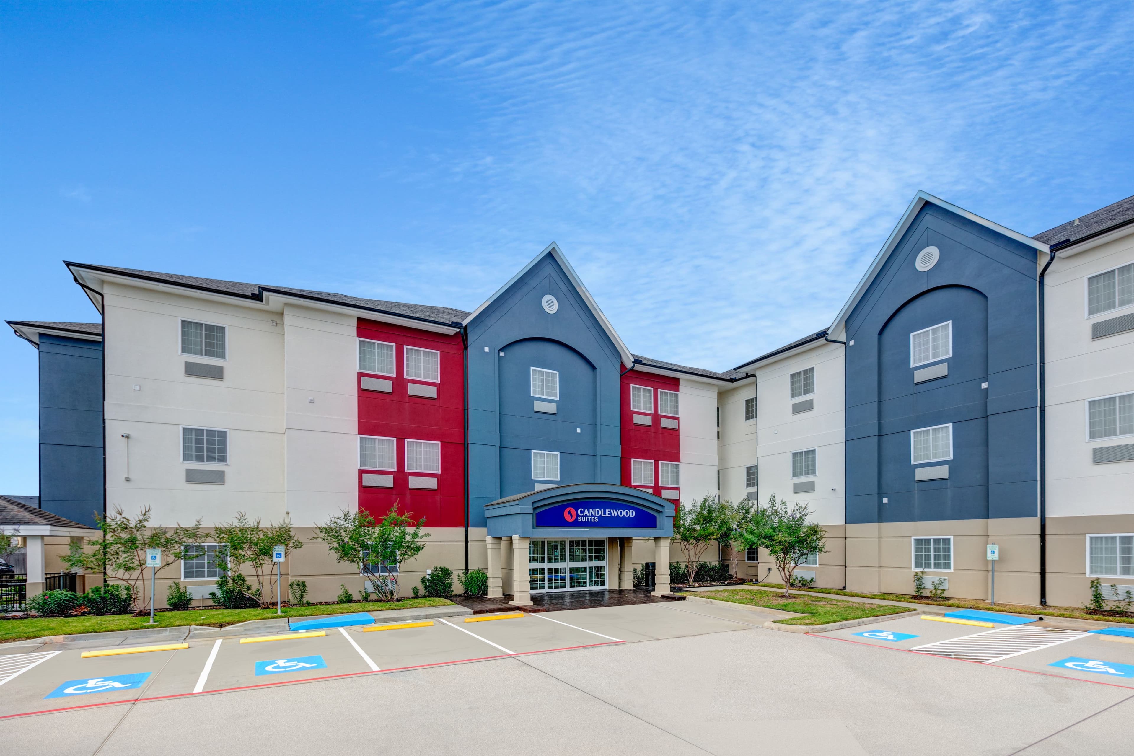 Candlewood Suites Lake Jackson-Clute - Image 1
