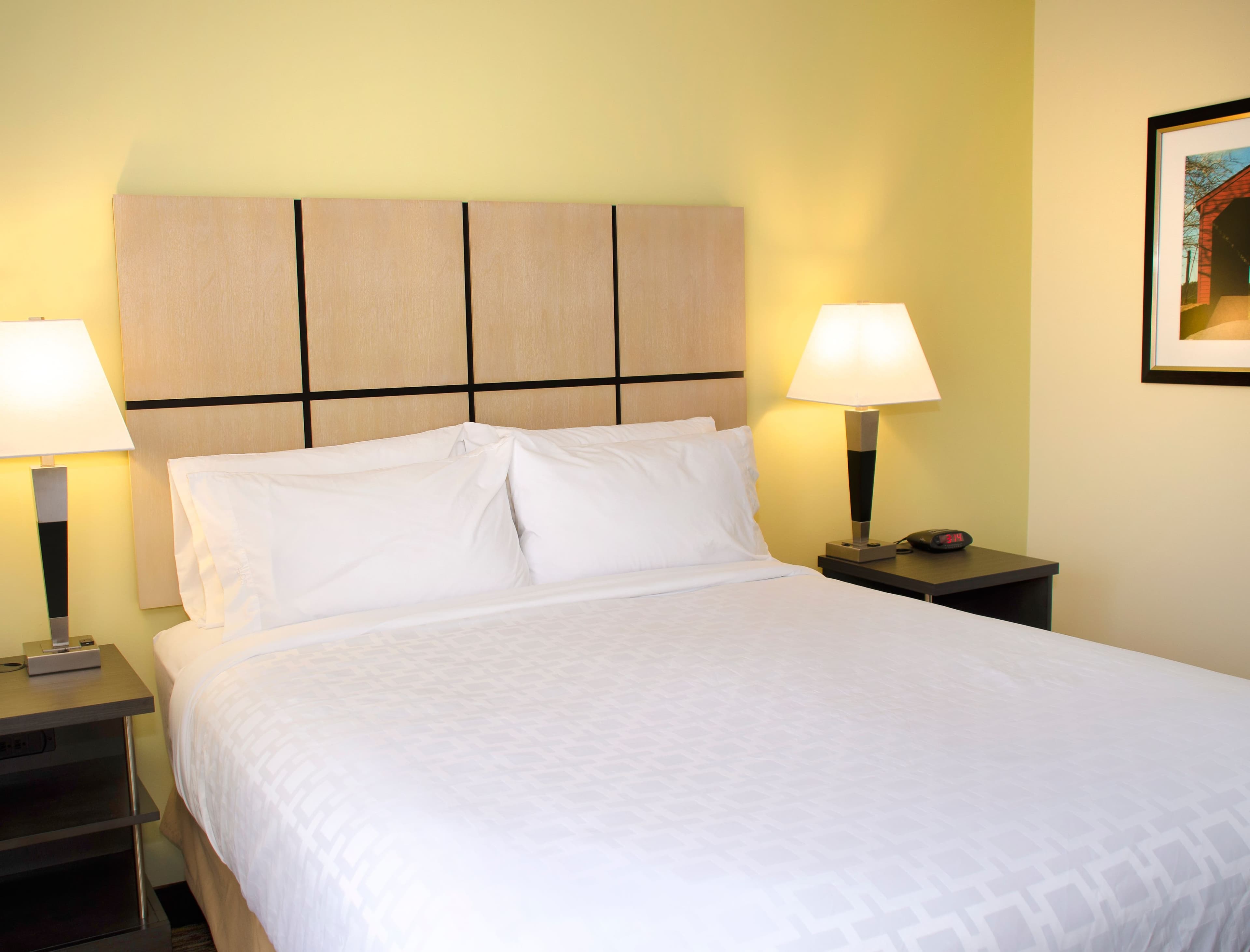 Candlewood Suites Lancaster West - Image 4