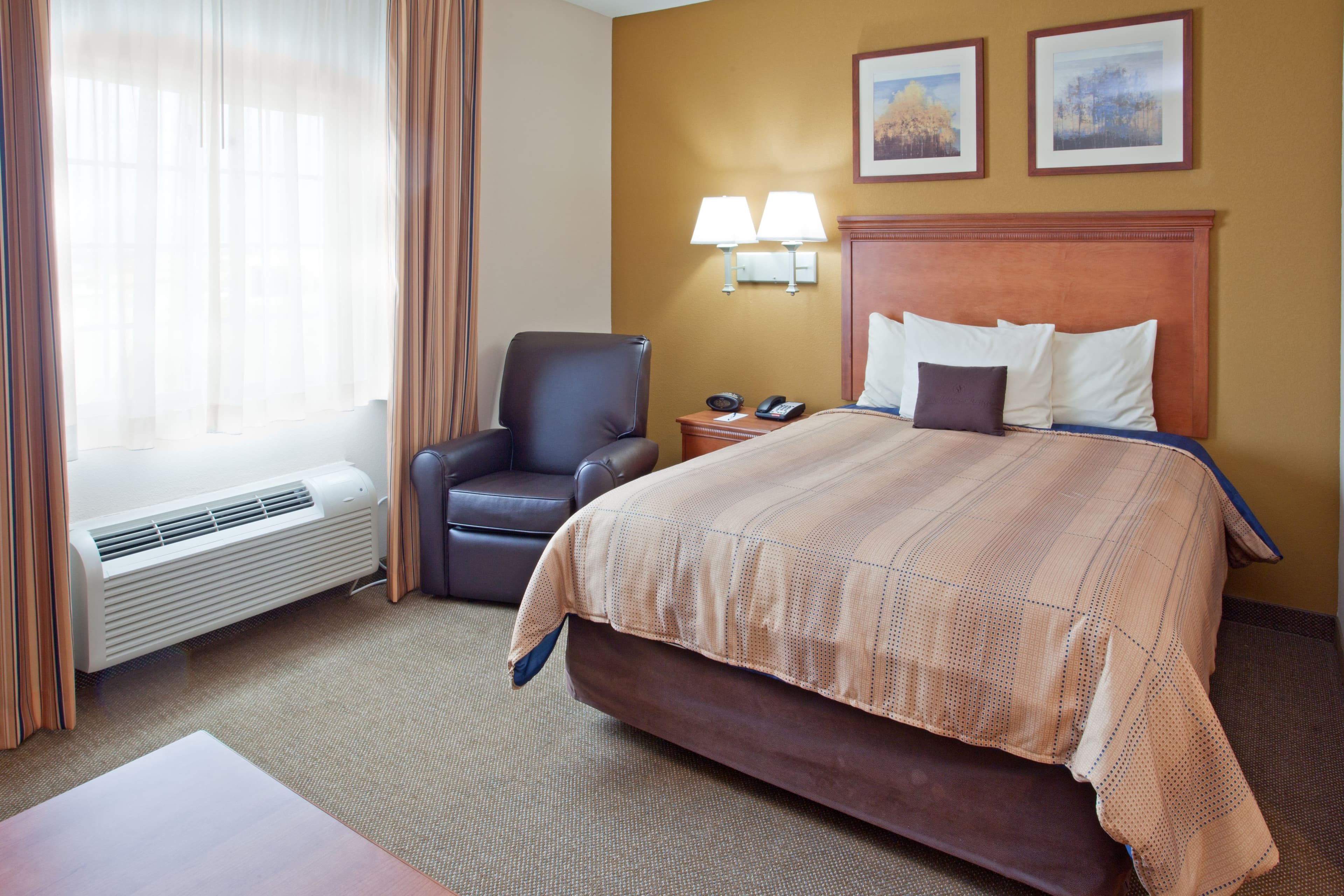 Candlewood Suites League City - Image 4