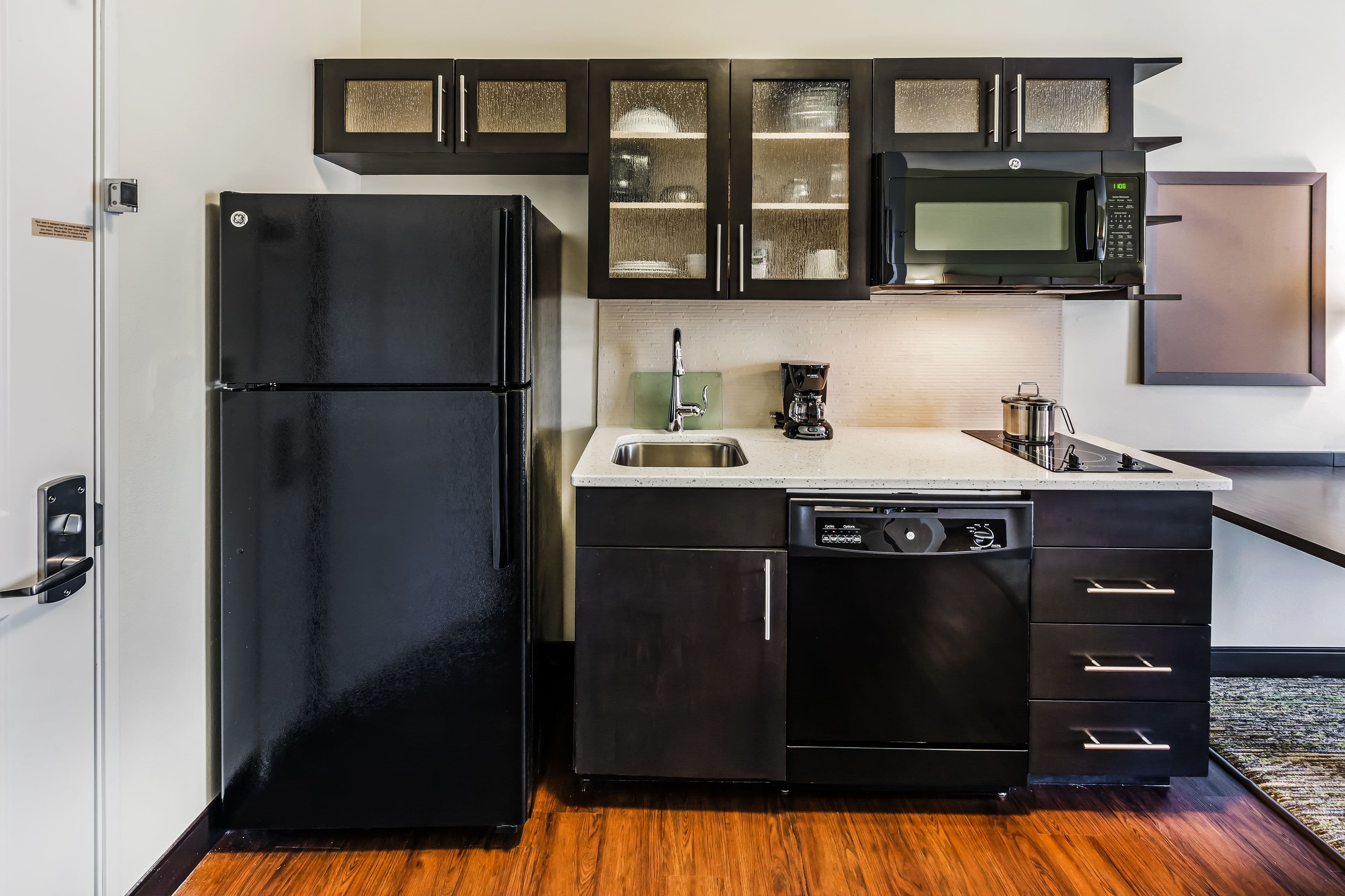 Candlewood Suites Lenexa - Overland Park Area - Image 3
