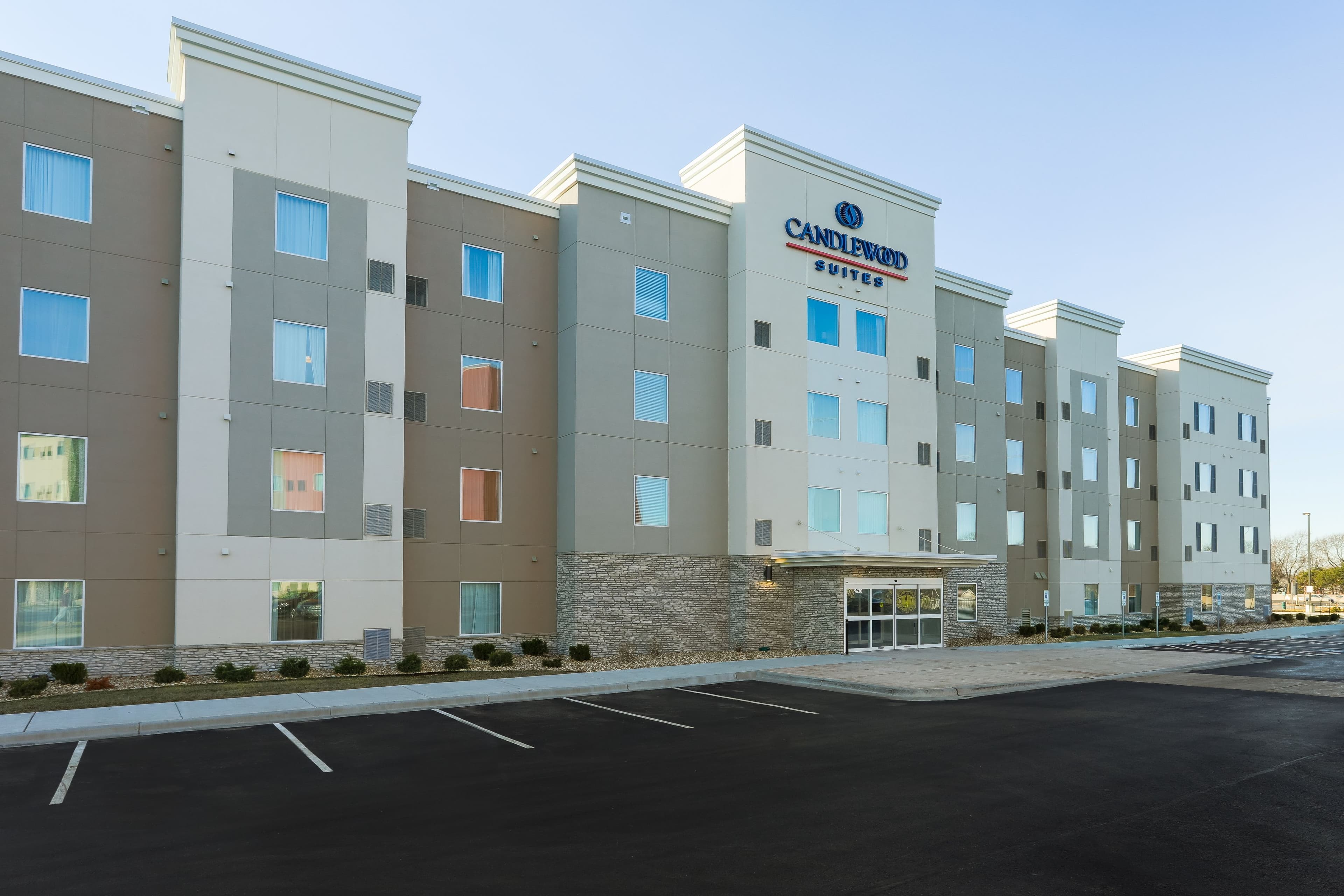 Candlewood Suites Lenexa - Overland Park Area - Image 1