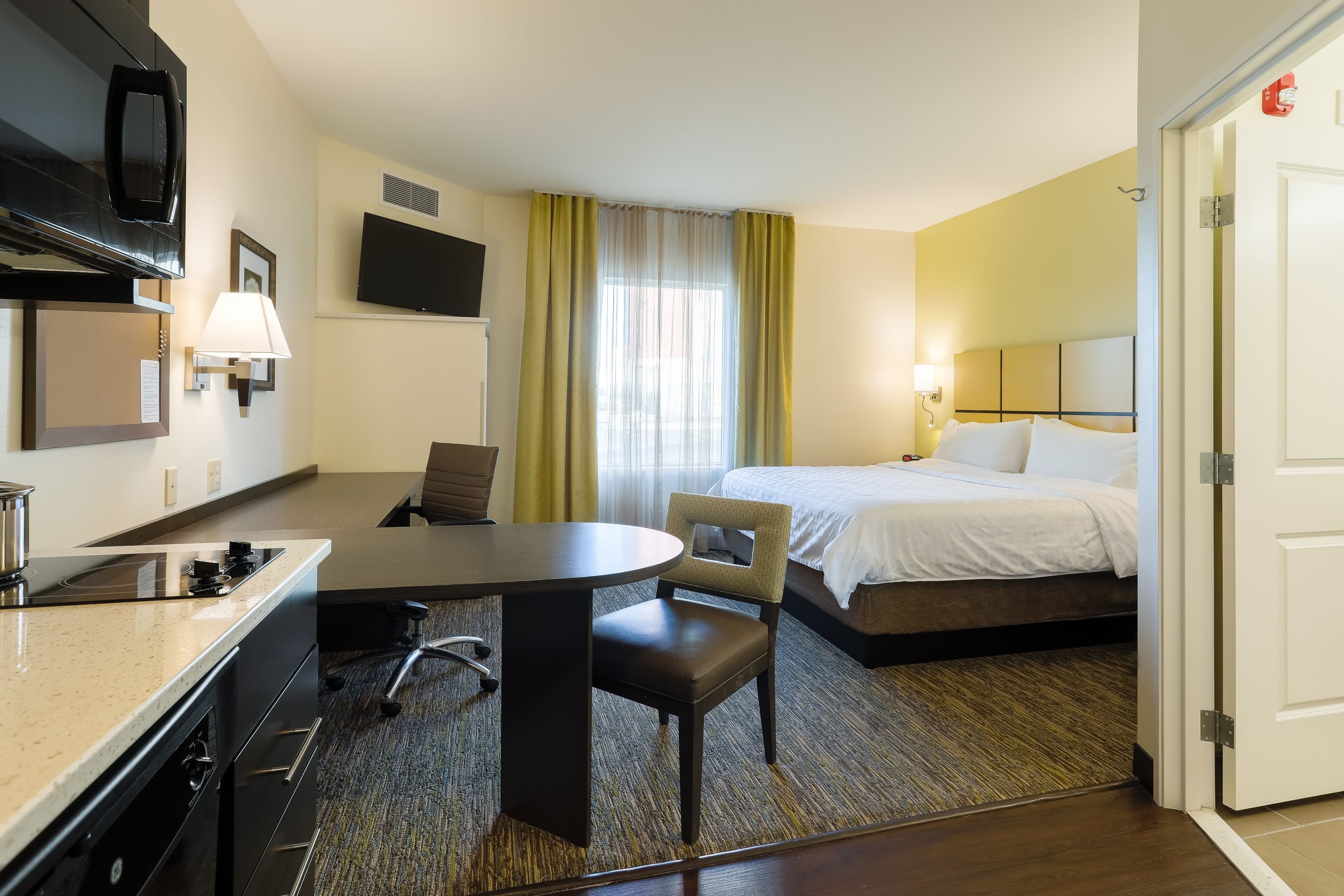 Candlewood Suites Lenexa - Overland Park Area - Image 4