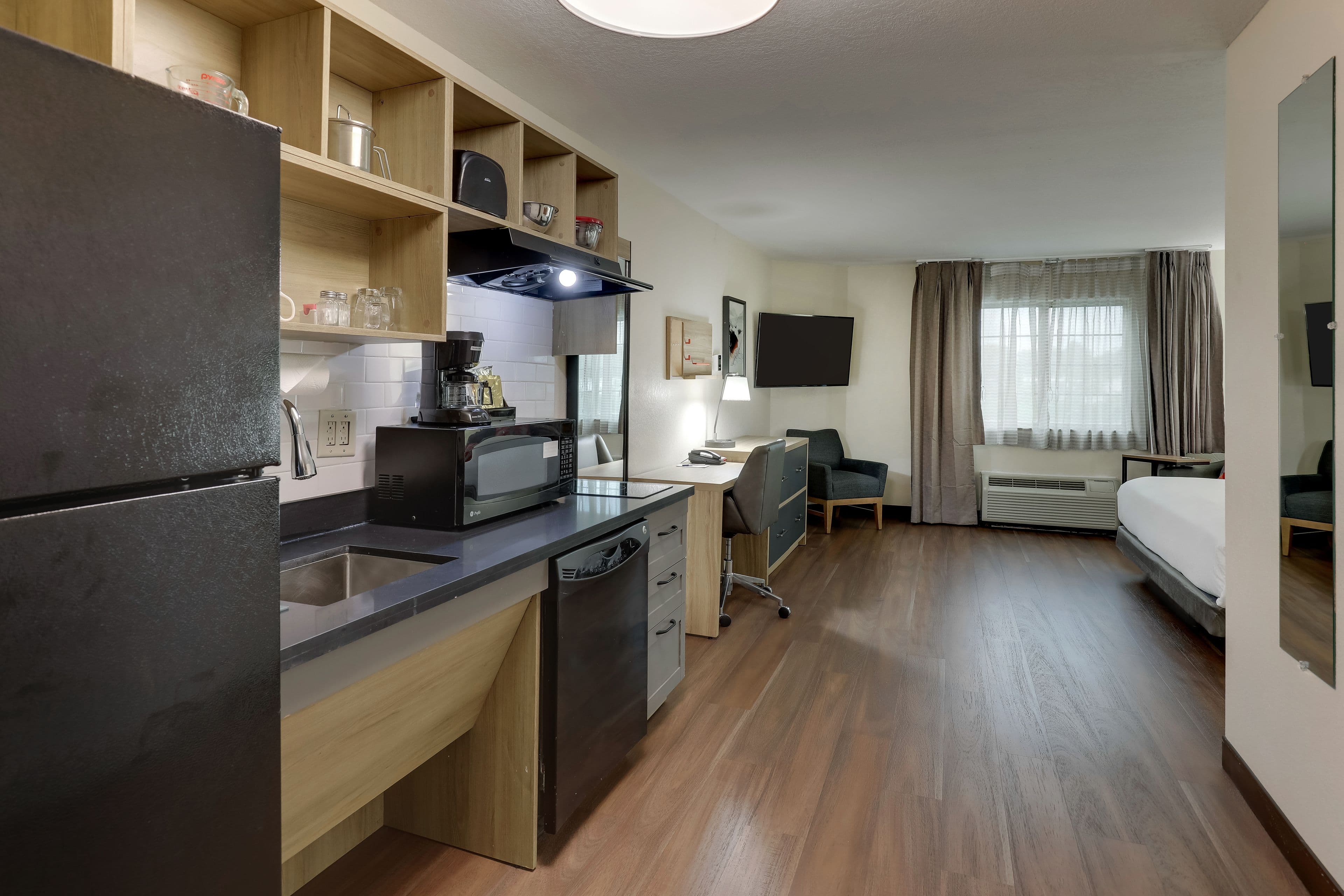 Candlewood Suites Lexington — 7