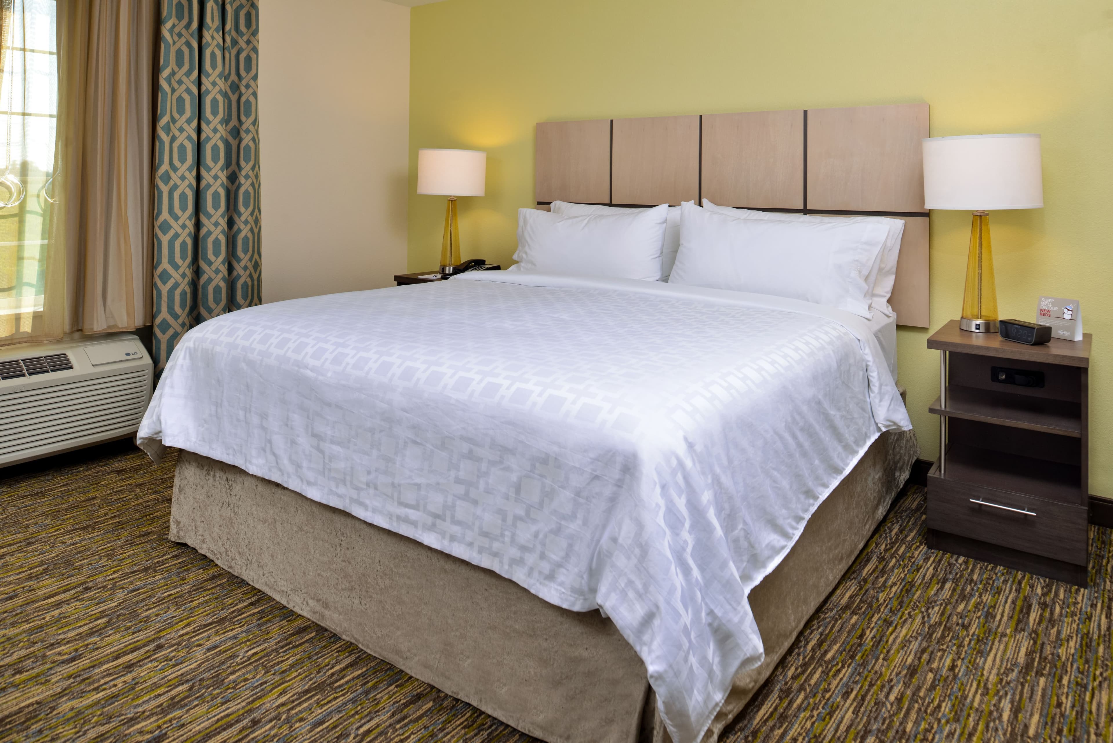 Candlewood Suites Lodi — 8