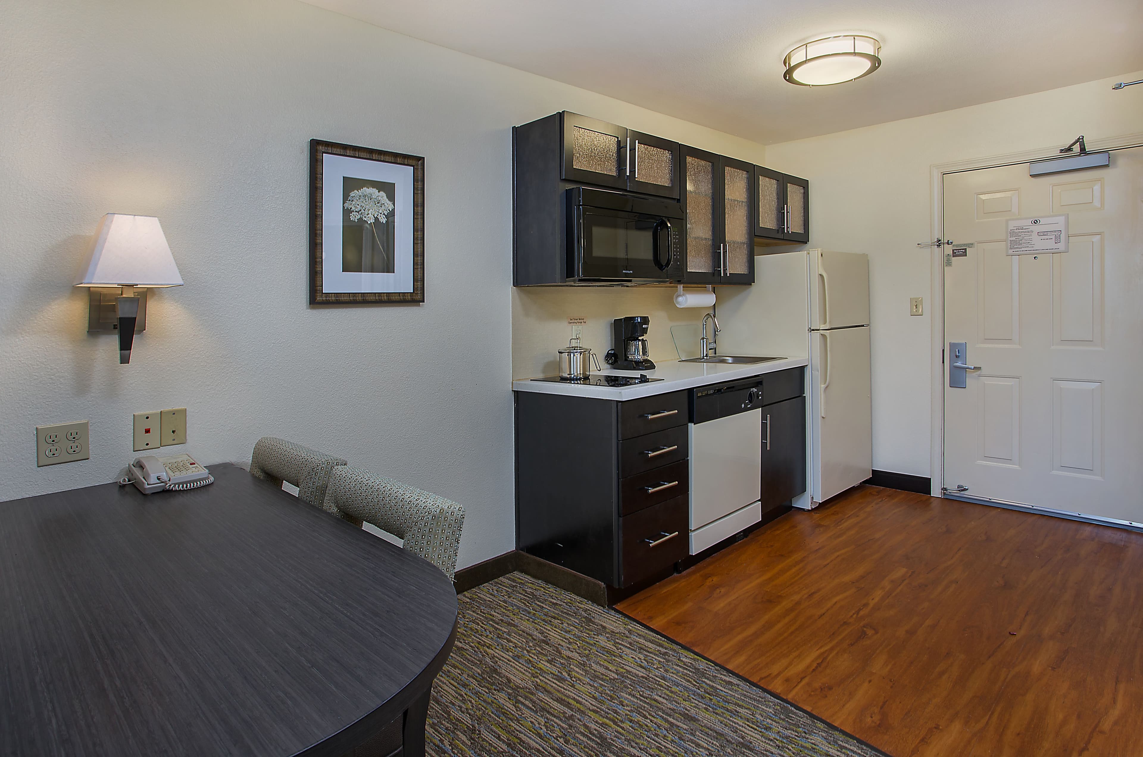 Candlewood Suites Louisville Airport - Image 4