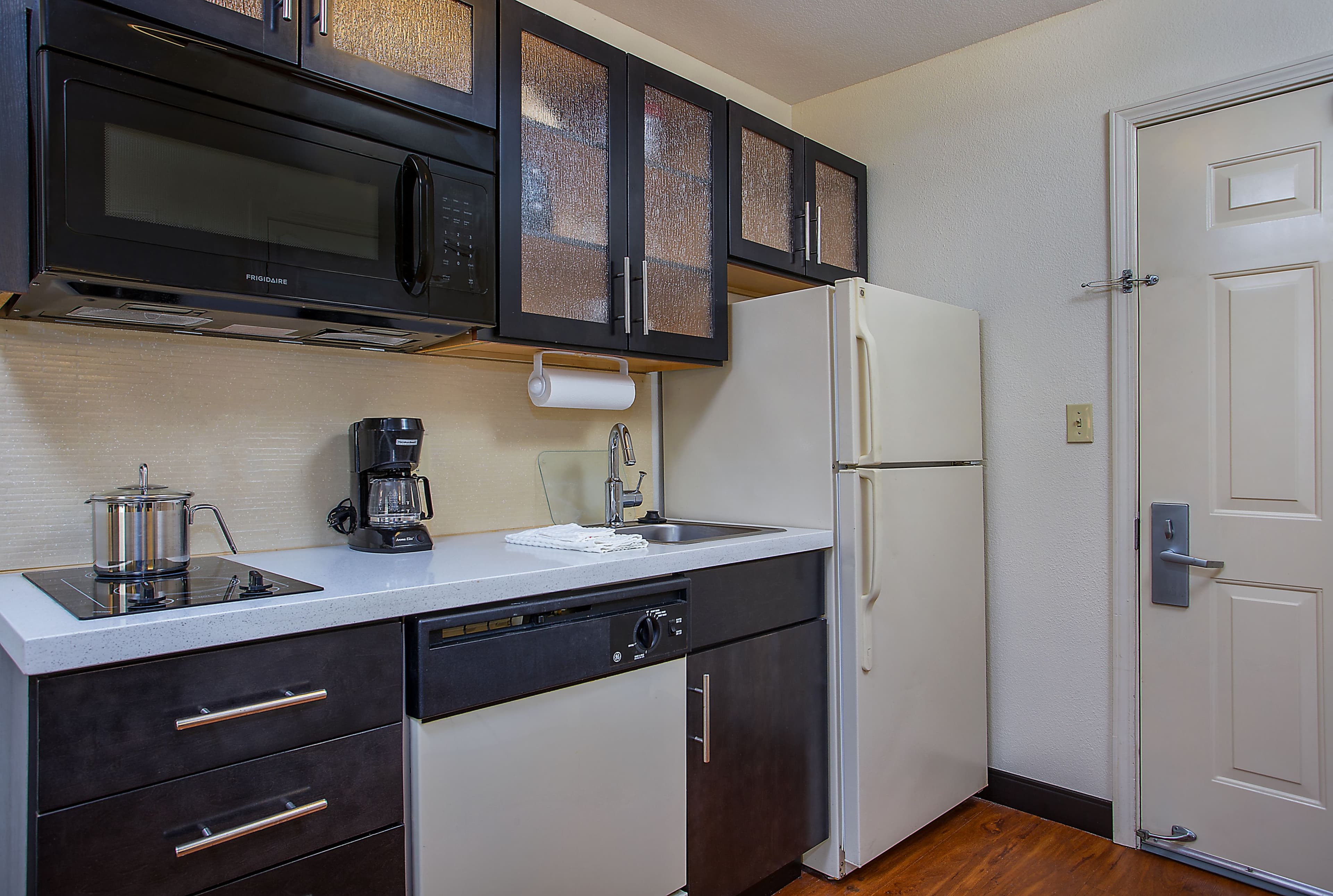 Candlewood Suites Louisville Airport - Image 3