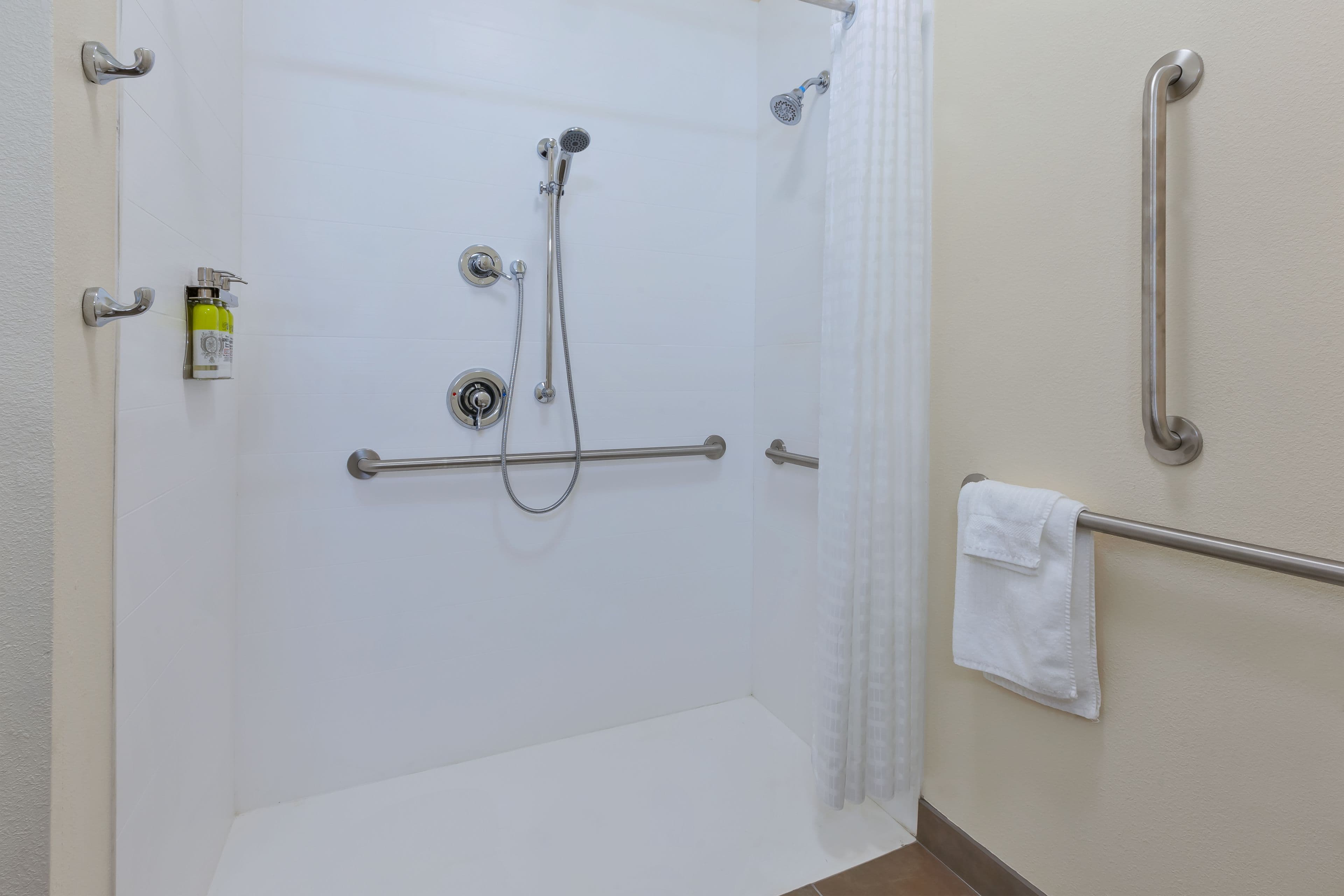 Candlewood Suites Louisville - NE Downtown Area — 7