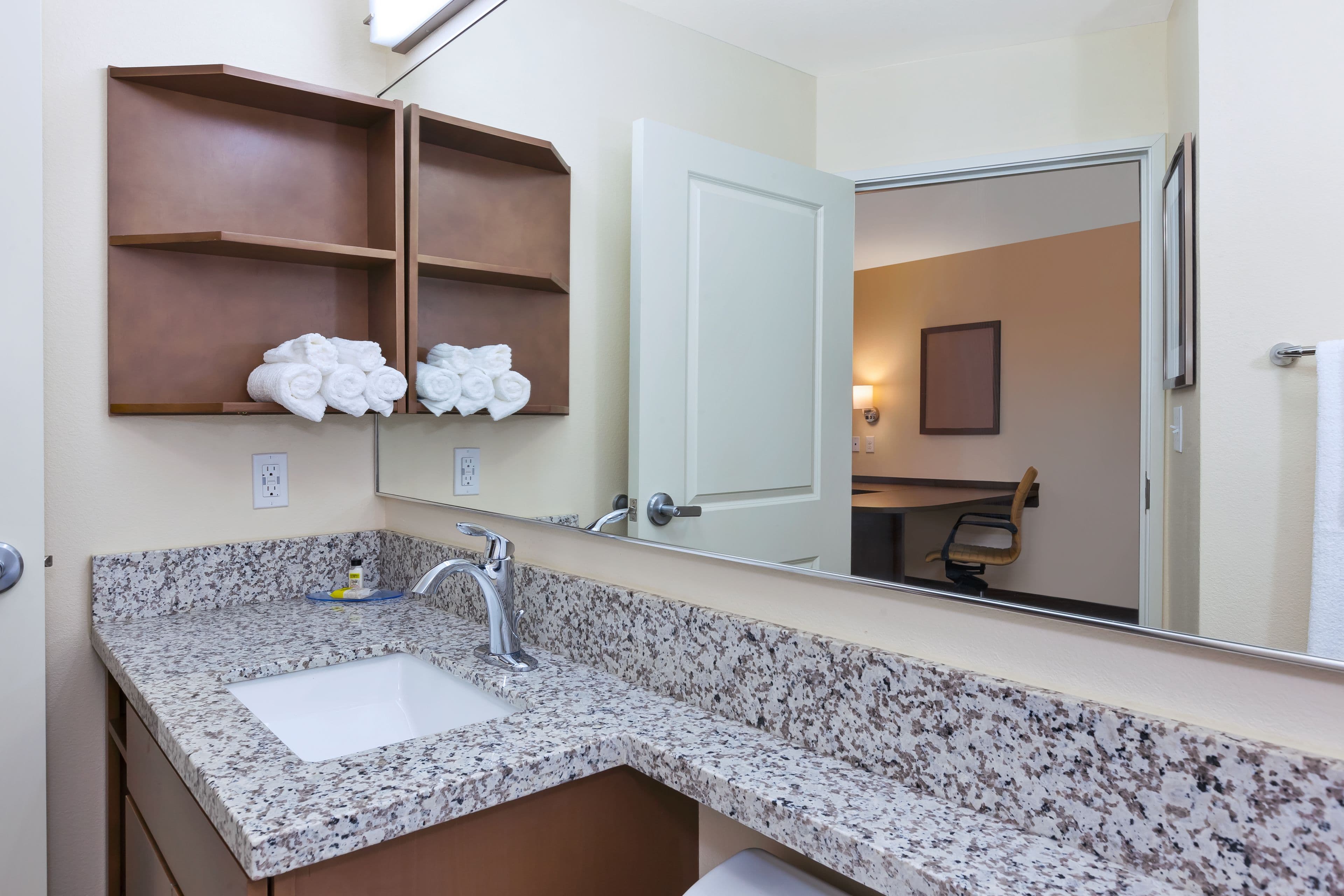Candlewood Suites Louisville - NE Downtown Area — 11