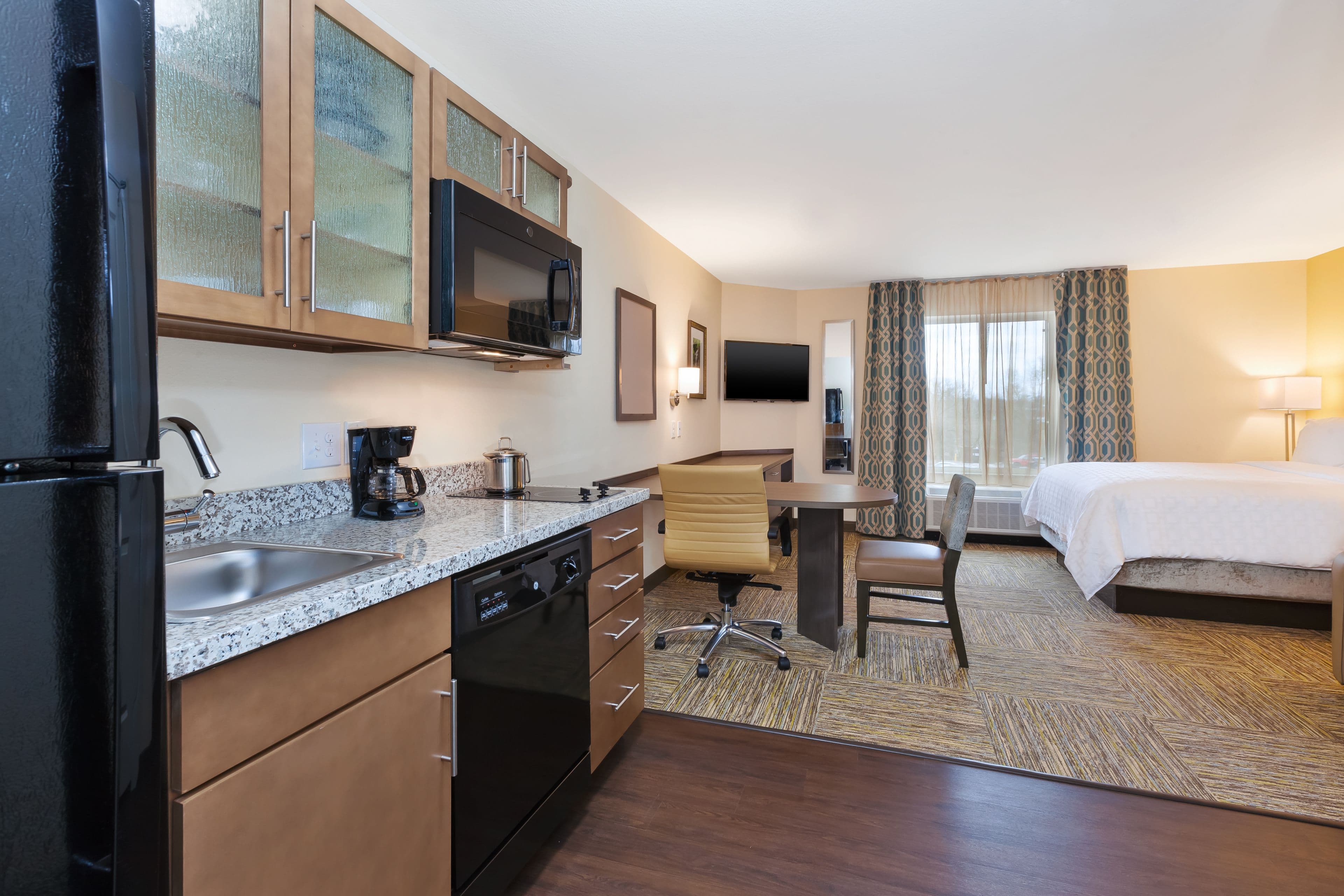 Candlewood Suites Louisville - NE Downtown Area — 12