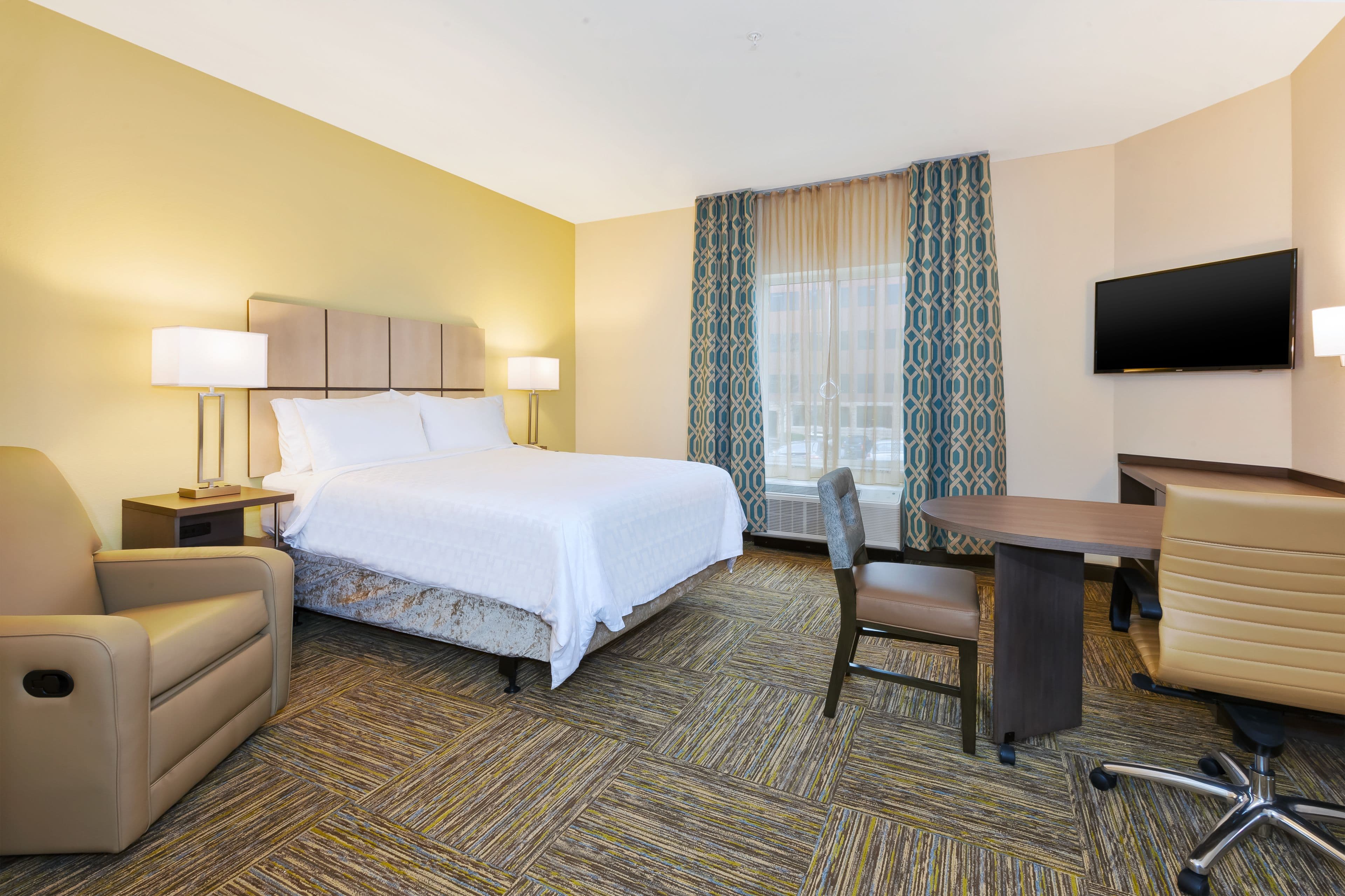 Candlewood Suites Louisville - NE Downtown Area - Image 4