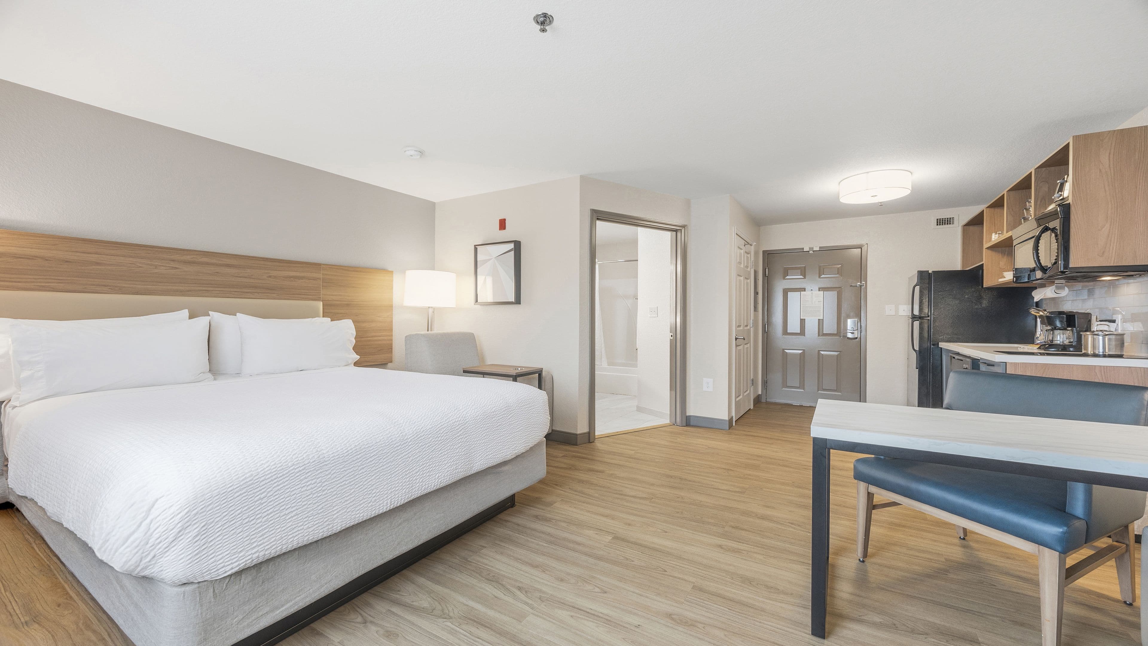 Candlewood Suites Macon — 8