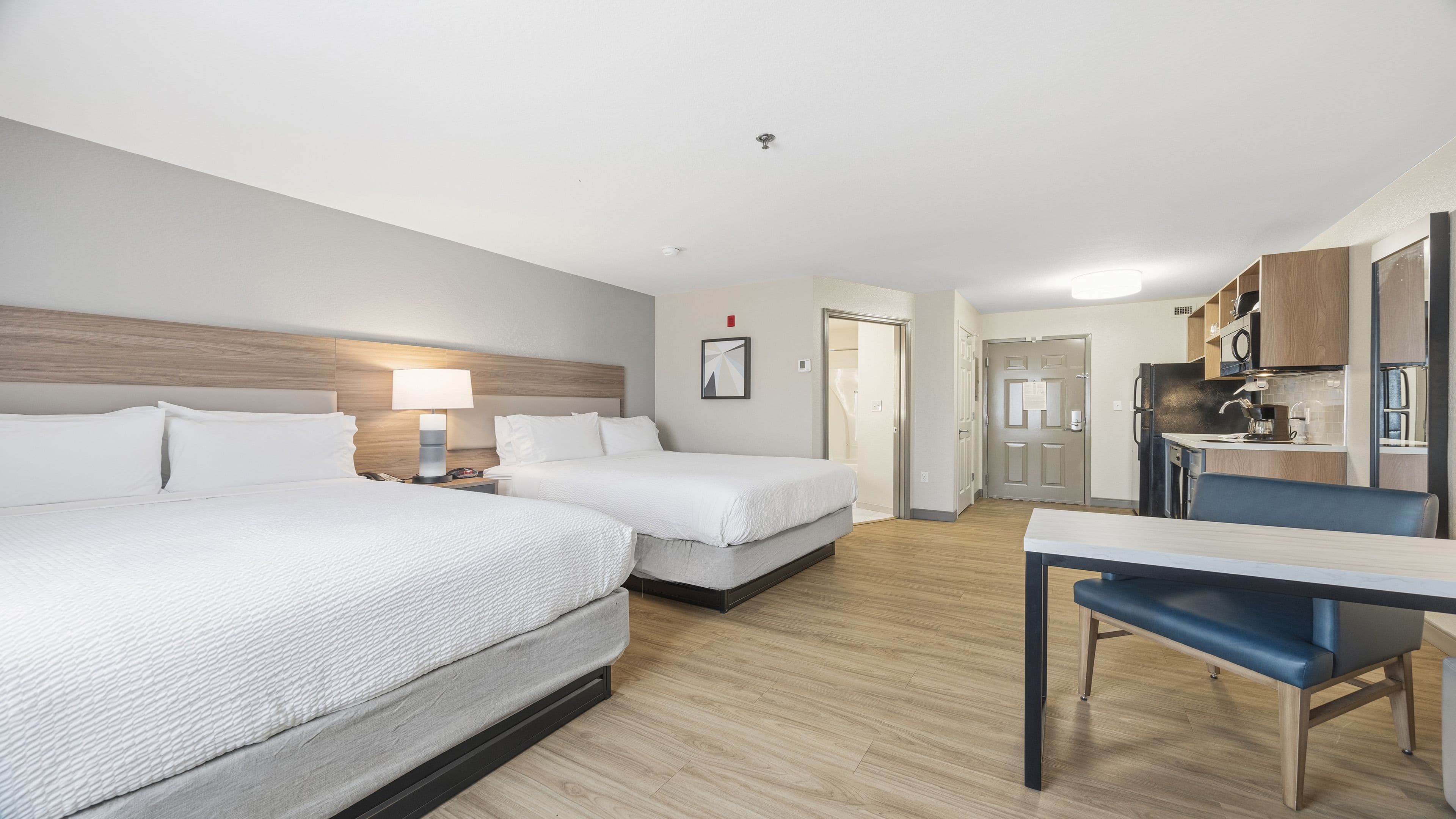 Candlewood Suites Macon — 10