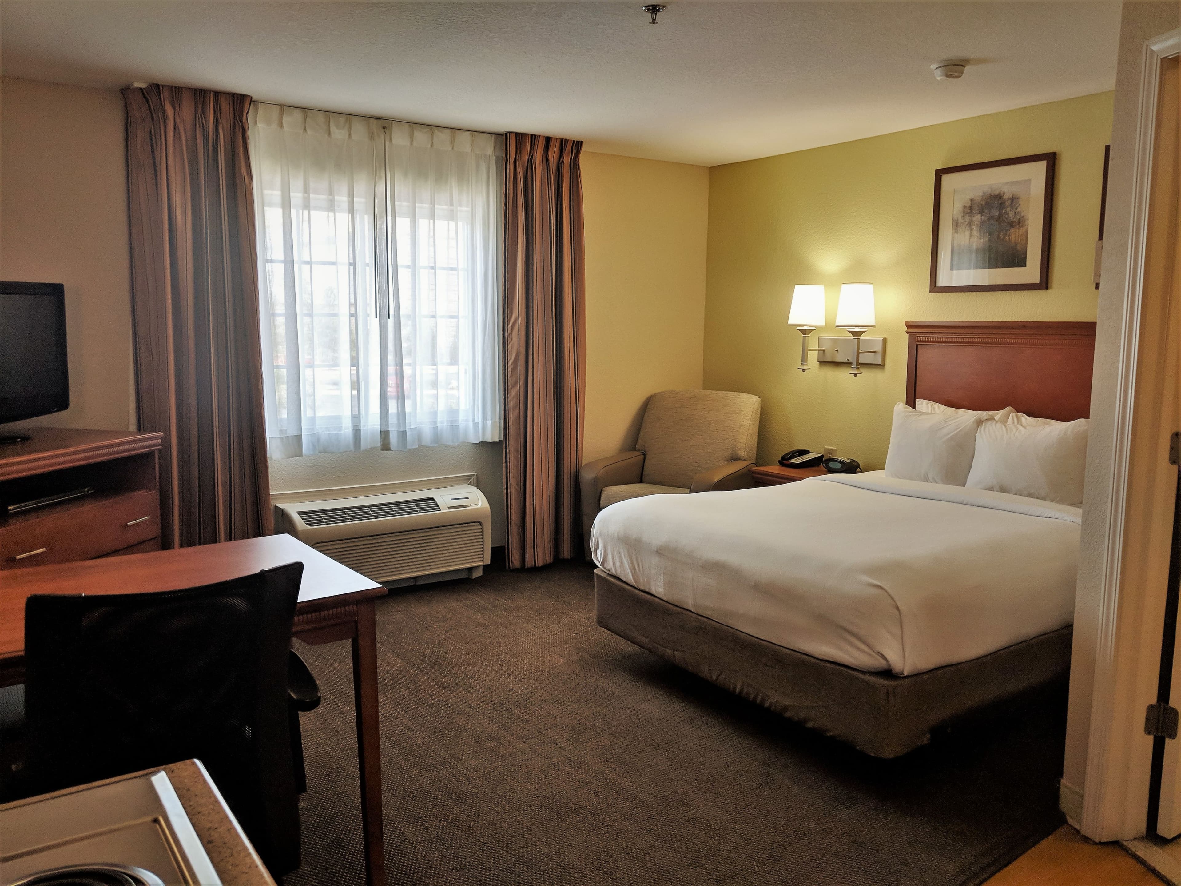 Candlewood Suites Macon — 9